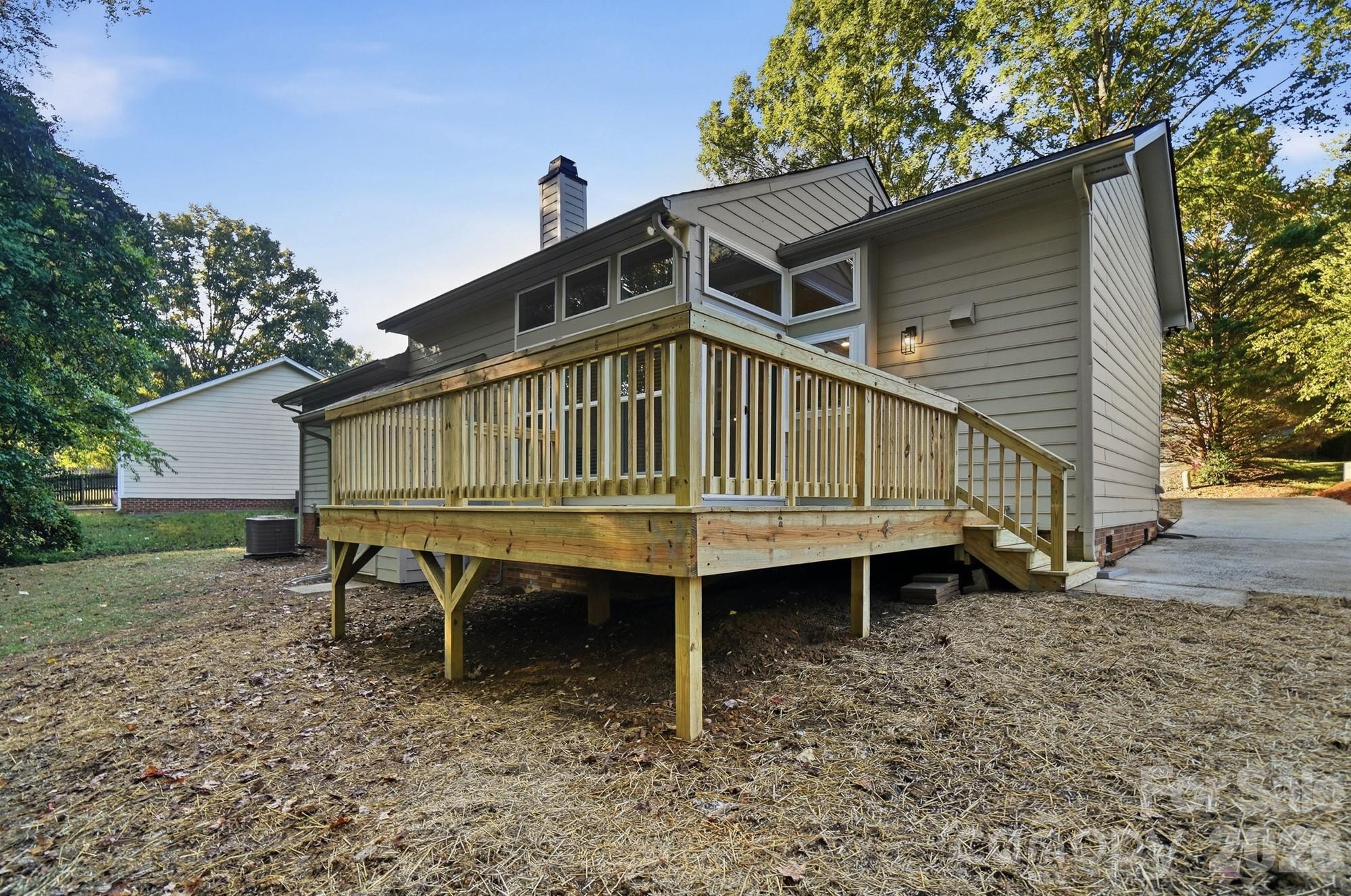 Single Family Residence at 6044 Acadian Woods Drive, Charlotte, photo 30 of 35