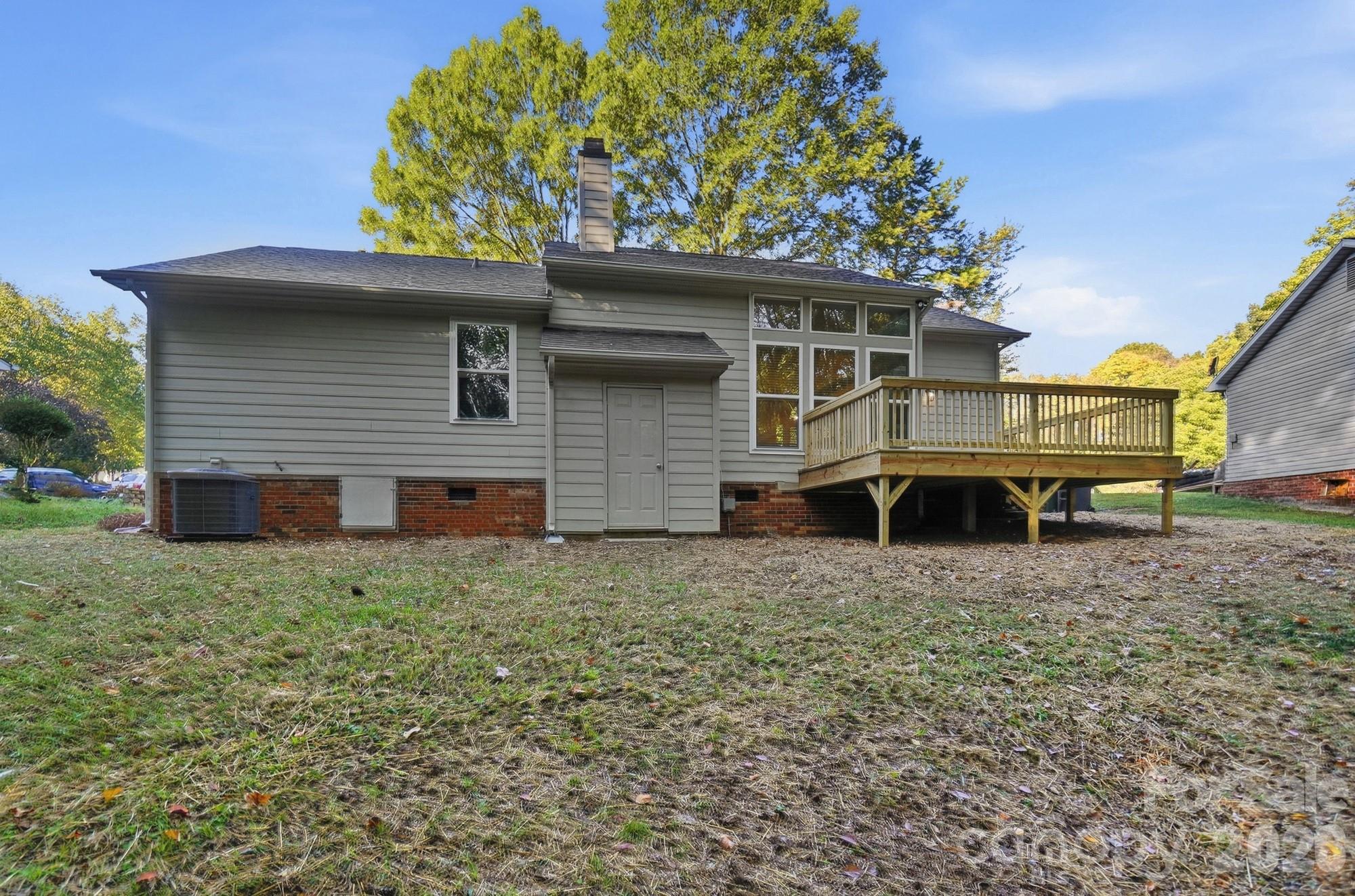 Single Family Residence at 6044 Acadian Woods Drive, Charlotte, photo 31 of 35