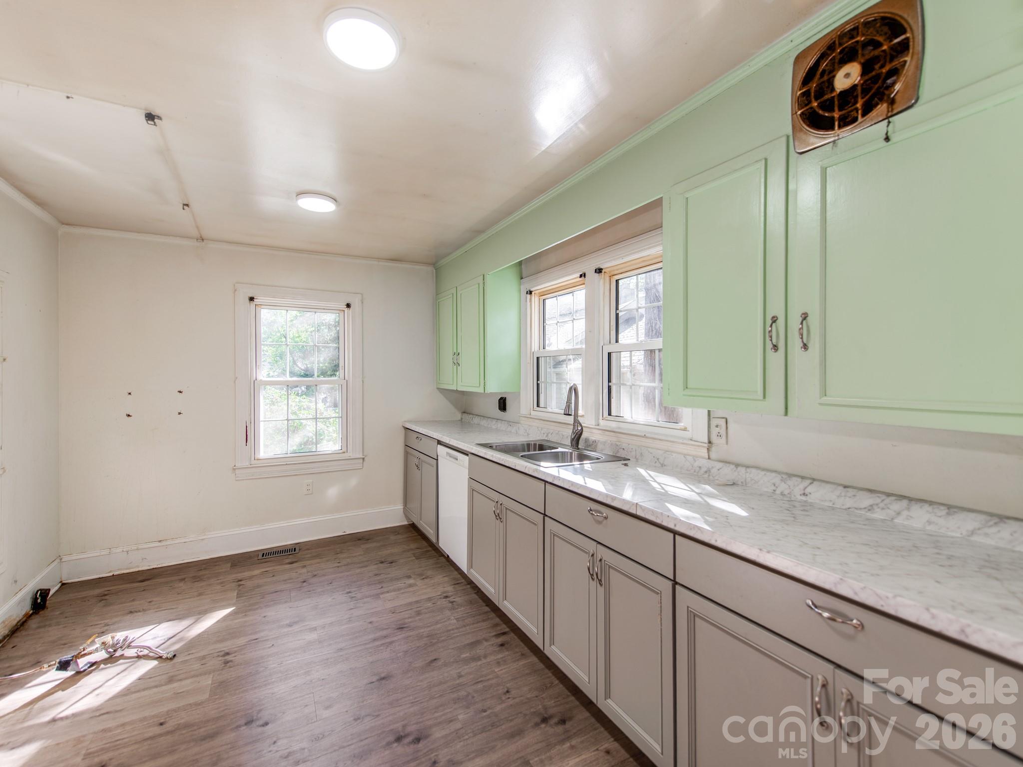 Single Family Residence at 713 Lee Street, Gastonia, photo 15 of 26