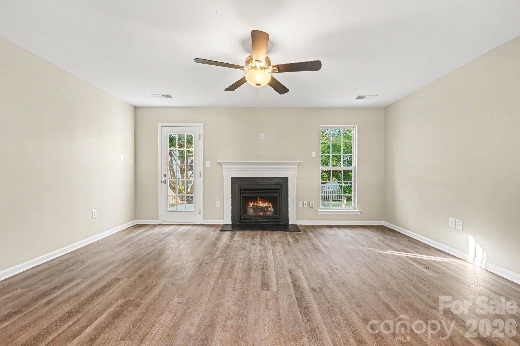 Single Family Residence at 10133 Illoria Drive, Charlotte, photo 4 of 19
