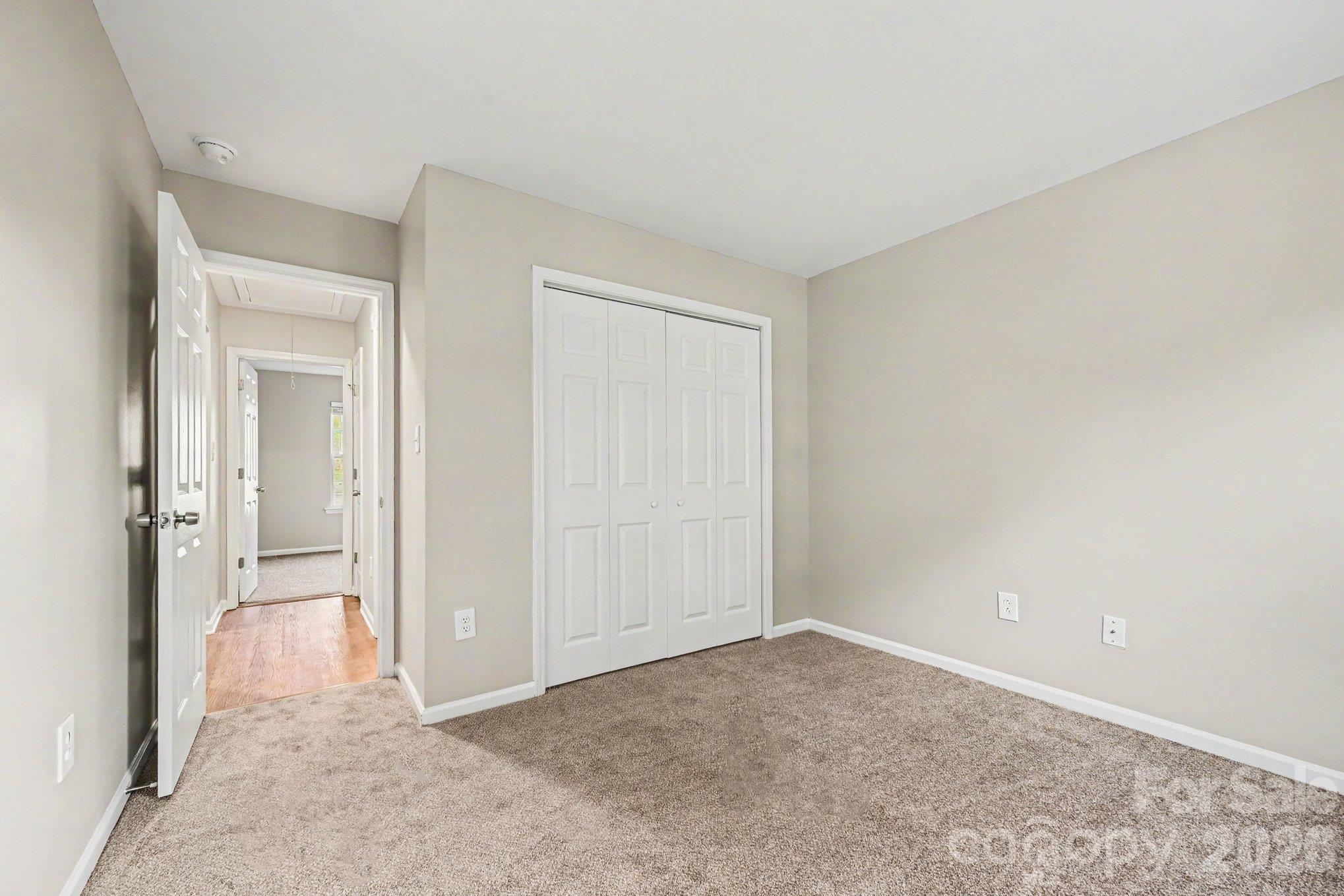 Single Family Residence at 10133 Illoria Drive, Charlotte, photo 16 of 19