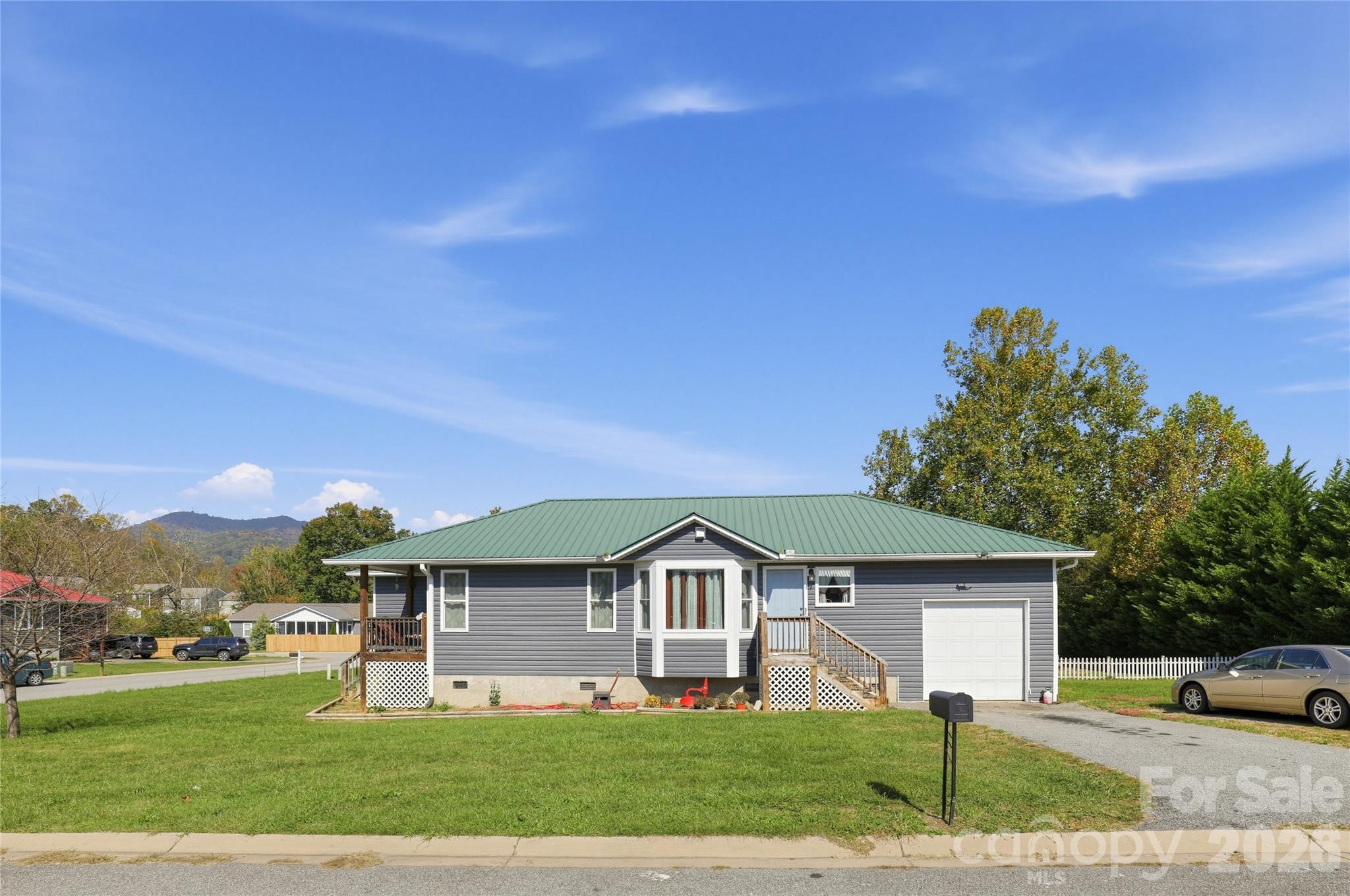 Single Family Residence at 12 Janie Drive, Clyde, photo 3 of 34