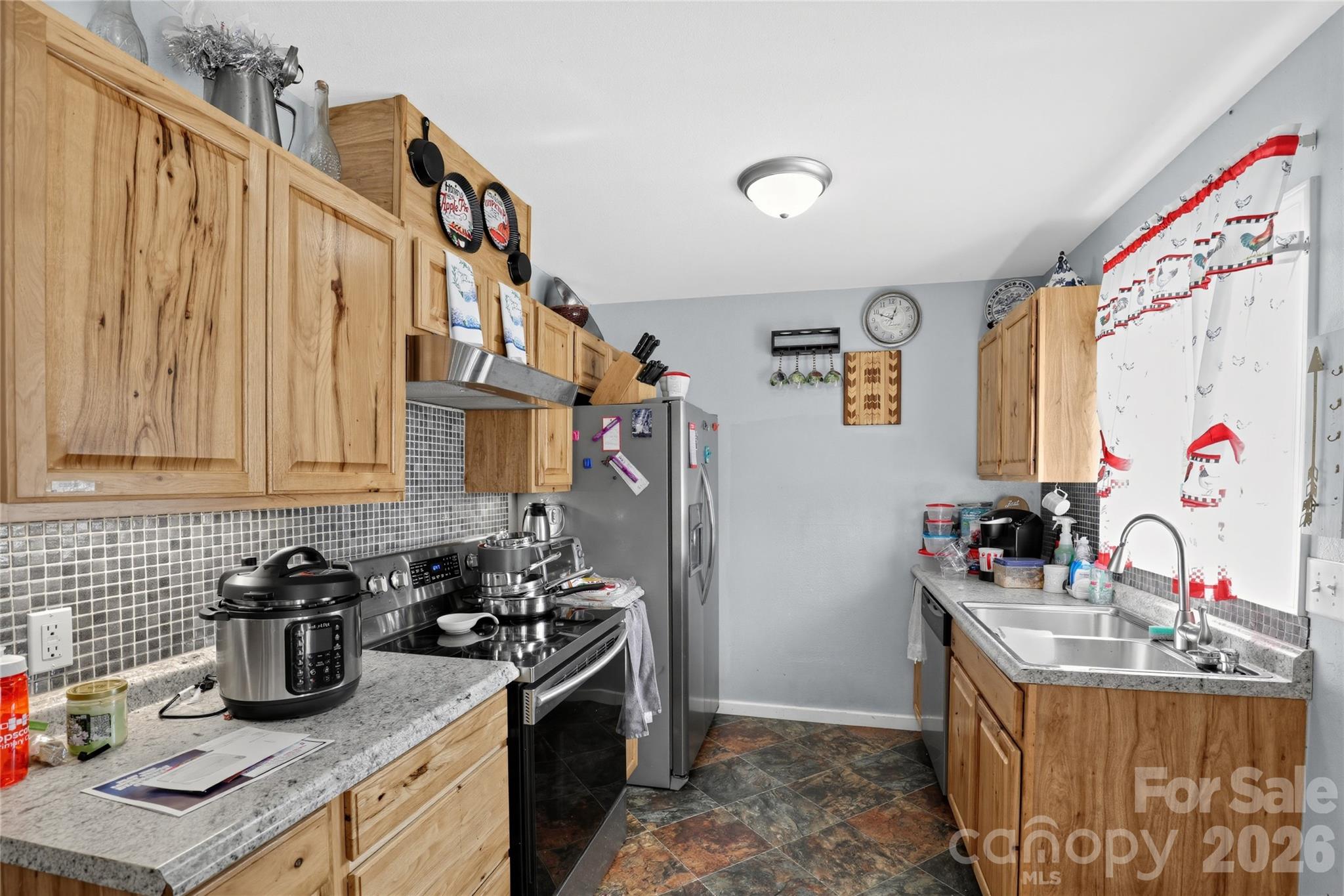 Single Family Residence at 12 Janie Drive, Clyde, photo 23 of 34