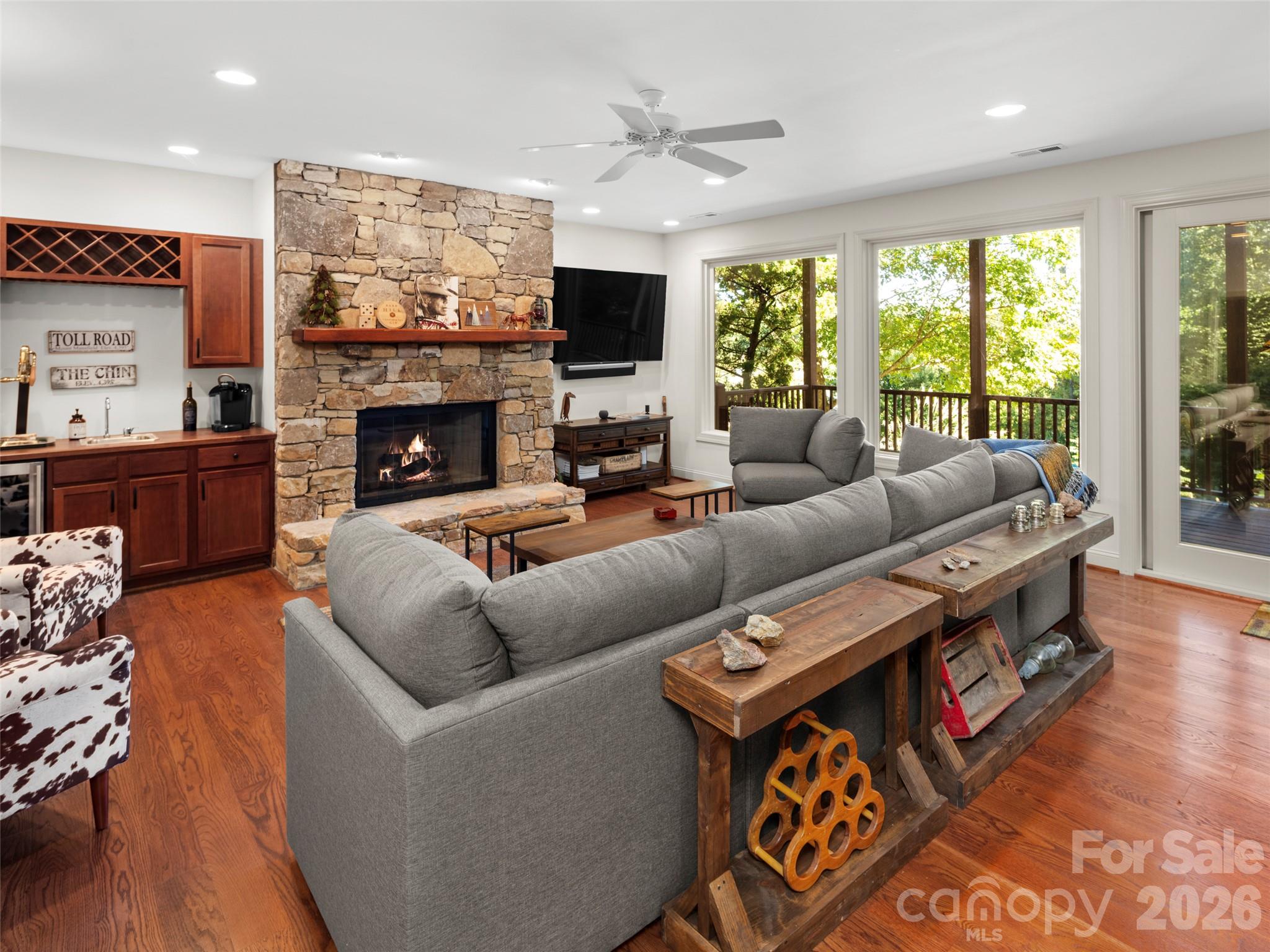 Single Family Residence at 1 Meadow Ridge Lane, Hendersonville, photo 27 of 38