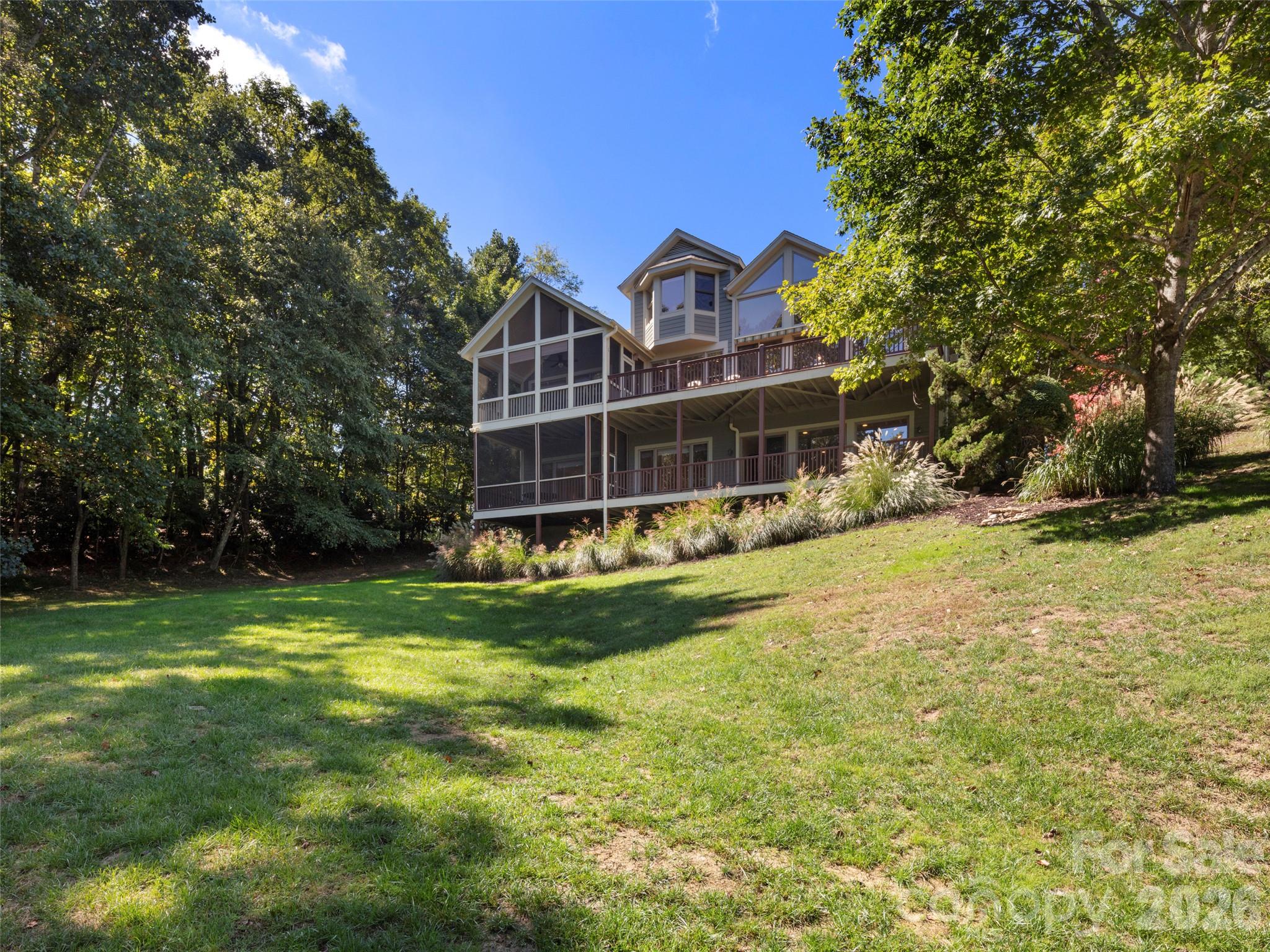 Single Family Residence at 1 Meadow Ridge Lane, Hendersonville, photo 37 of 38