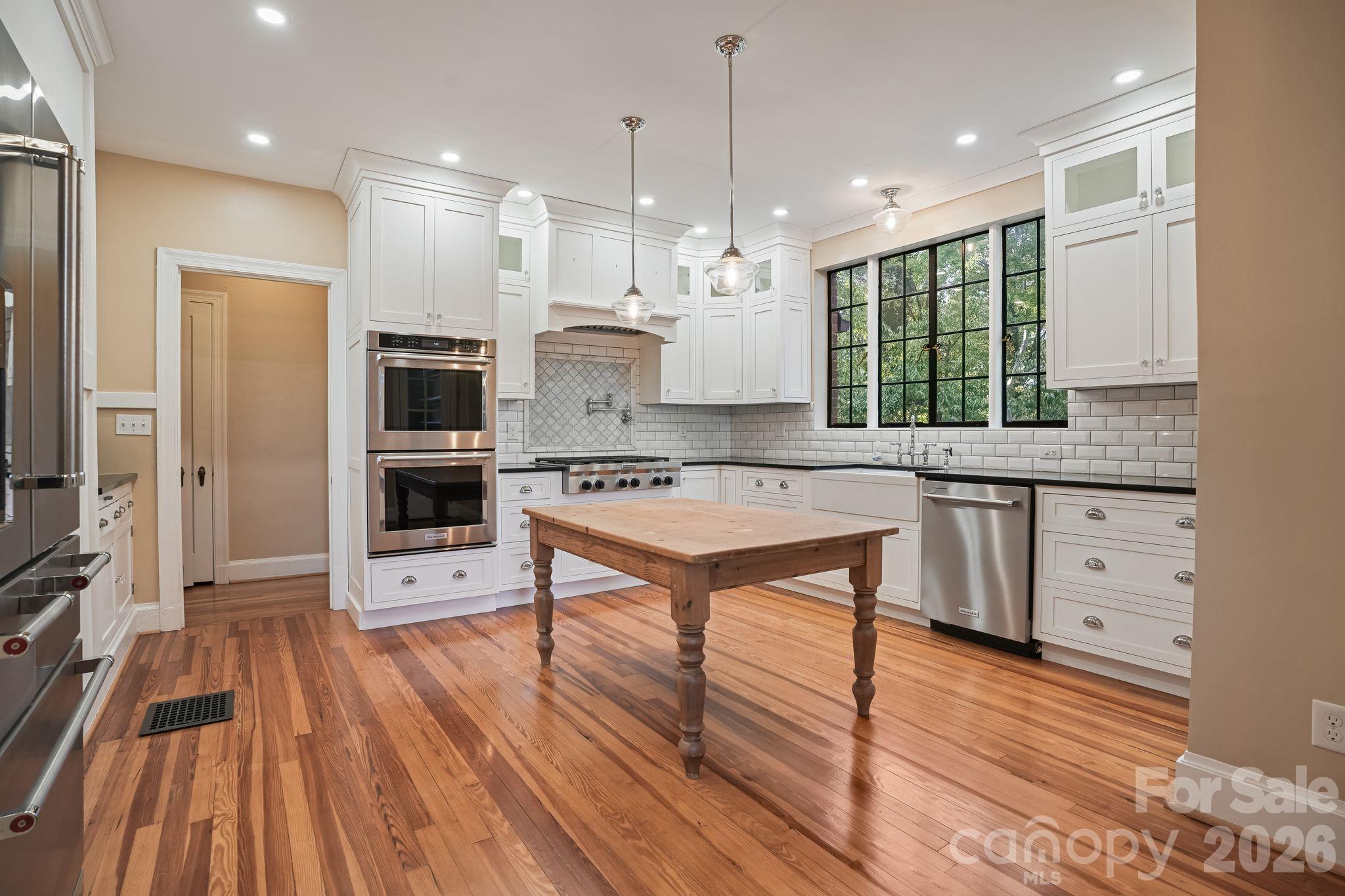 Single Family Residence at 1220 N Piedmont Avenue, Kings Mountain, photo 6 of 48