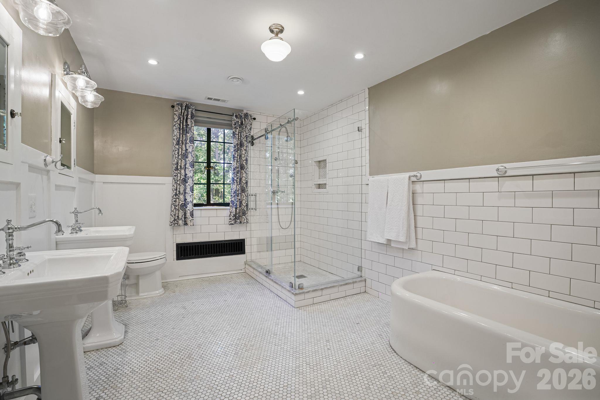 Single Family Residence at 1220 N Piedmont Avenue, Kings Mountain, photo 26 of 48