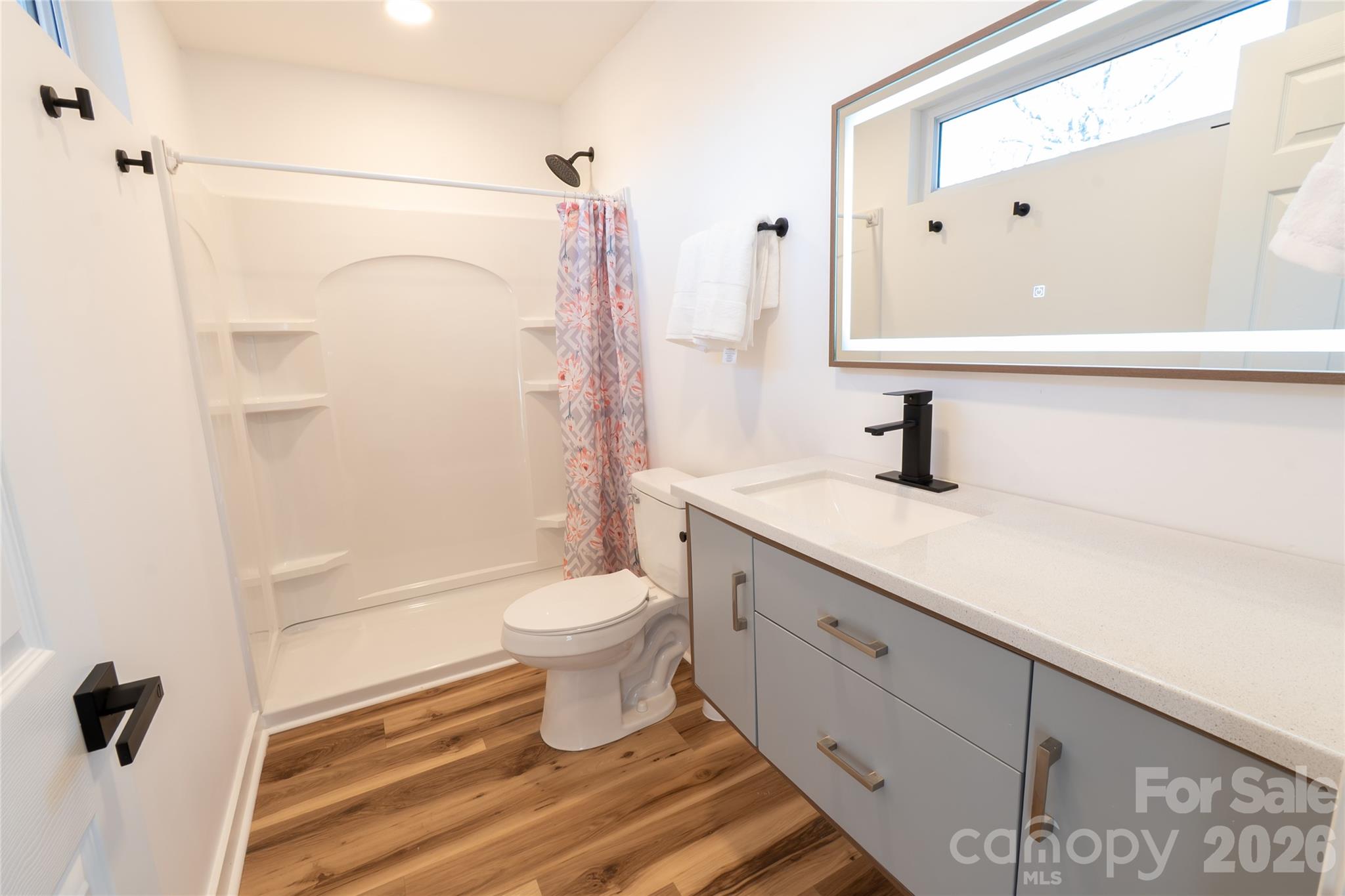 Single Family Residence at 1050 Barnett Drive, Kings Mountain, photo 8 of 24