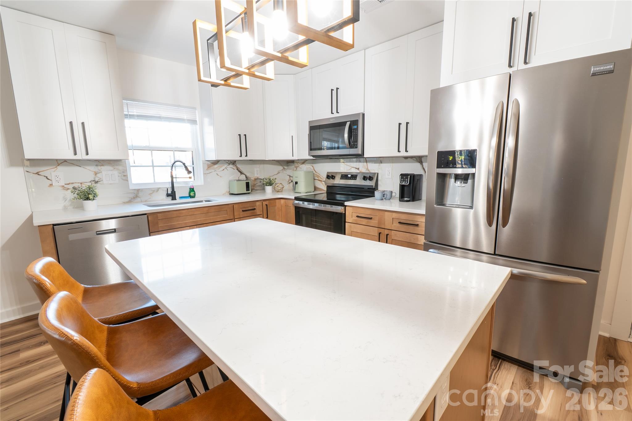 Single Family Residence at 1050 Barnett Drive, Kings Mountain, photo 12 of 24