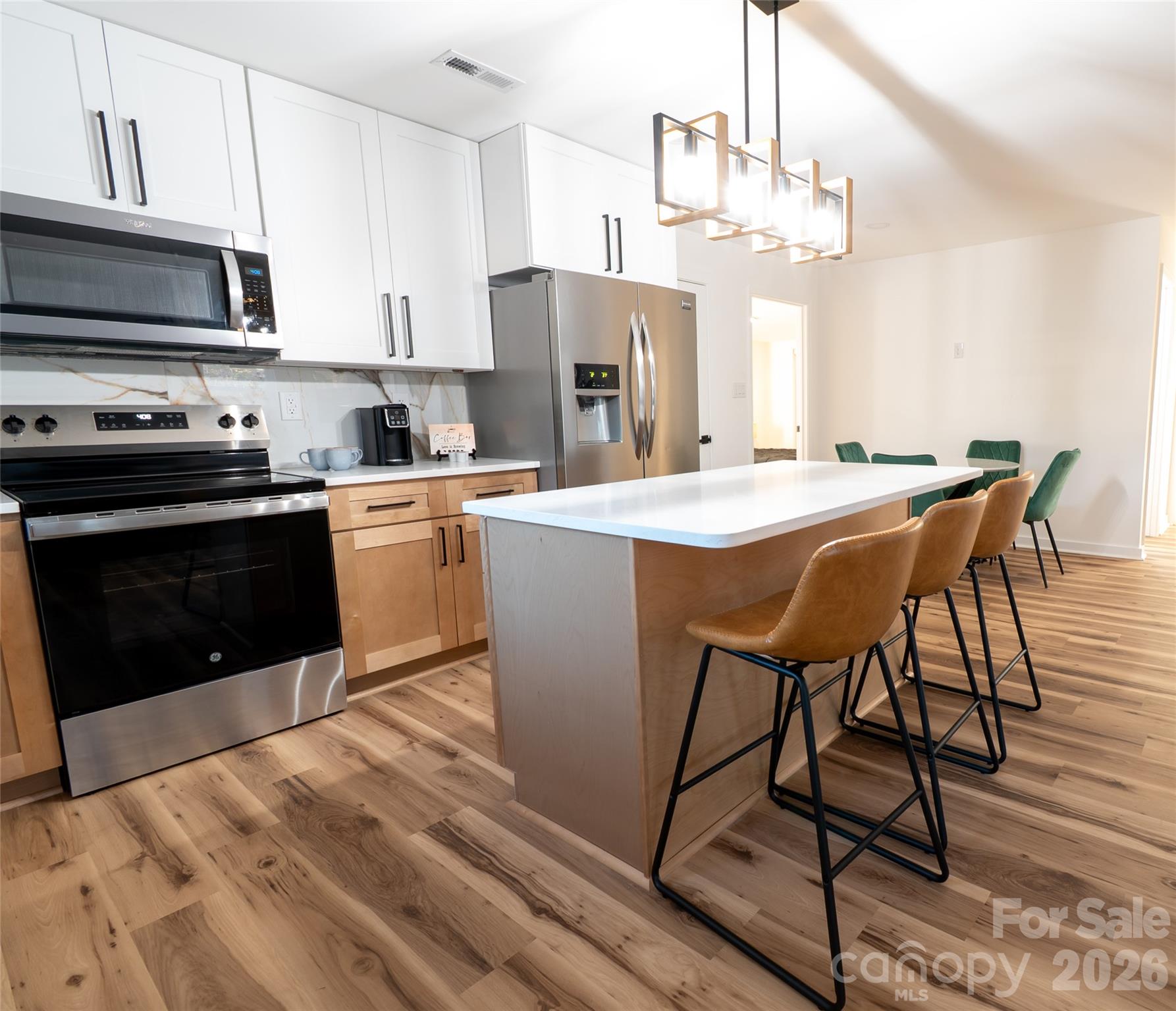 Single Family Residence at 1050 Barnett Drive, Kings Mountain, photo 14 of 24