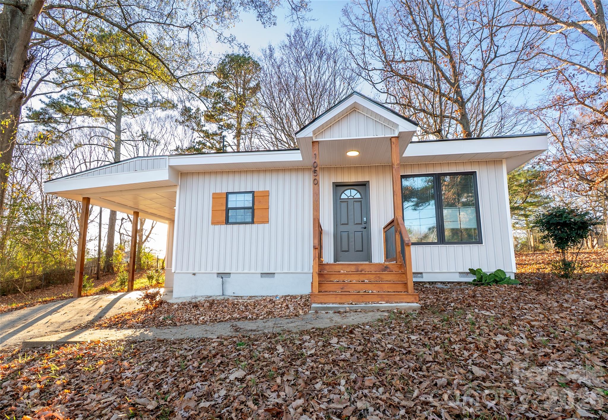 Single Family Residence at 1050 Barnett Drive, Kings Mountain, photo 15 of 24