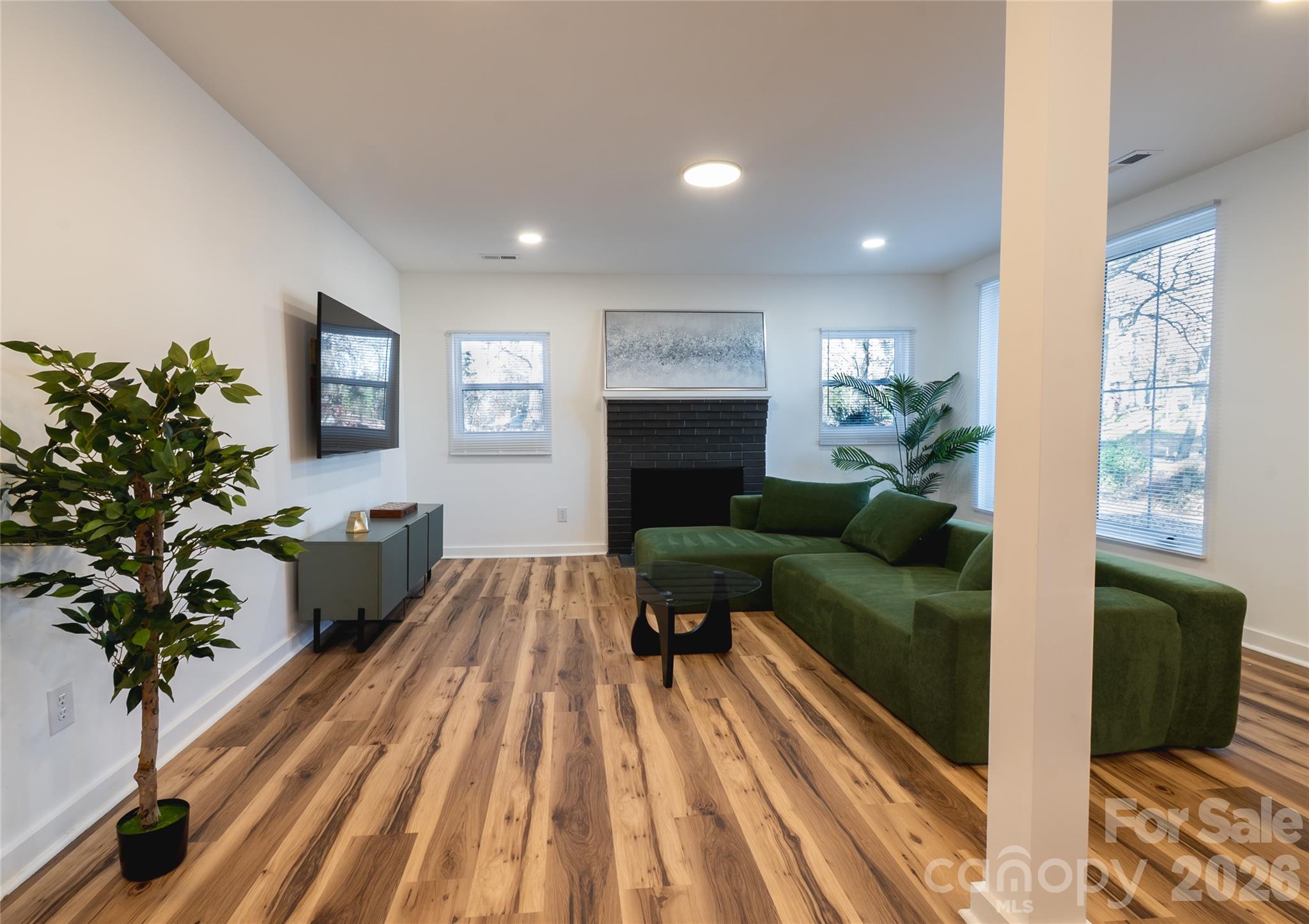 Single Family Residence at 1050 Barnett Drive, Kings Mountain, photo 17 of 24