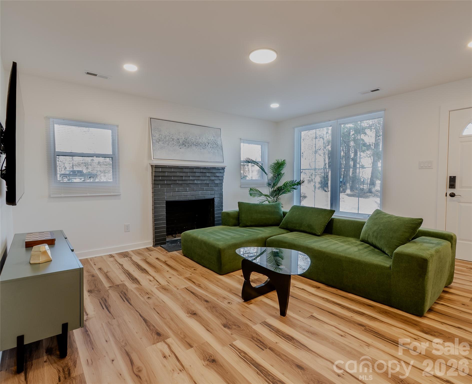 Single Family Residence at 1050 Barnett Drive, Kings Mountain, photo 21 of 24