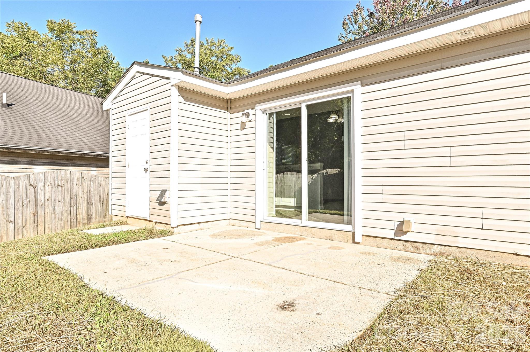 Single Family Residence at 1610 Forest Stream Court, Charlotte, photo 20 of 24