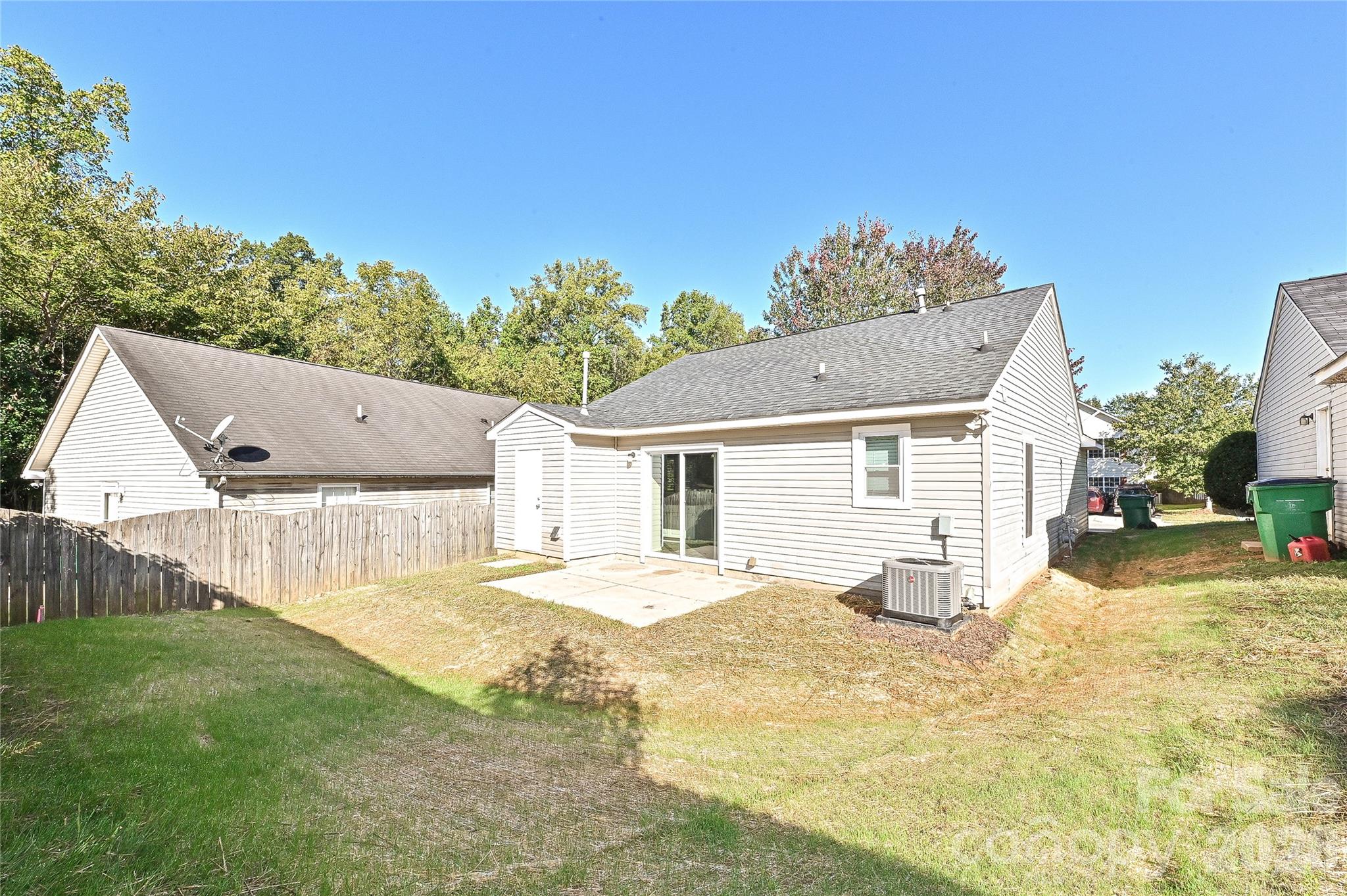 Single Family Residence at 1610 Forest Stream Court, Charlotte, photo 22 of 24
