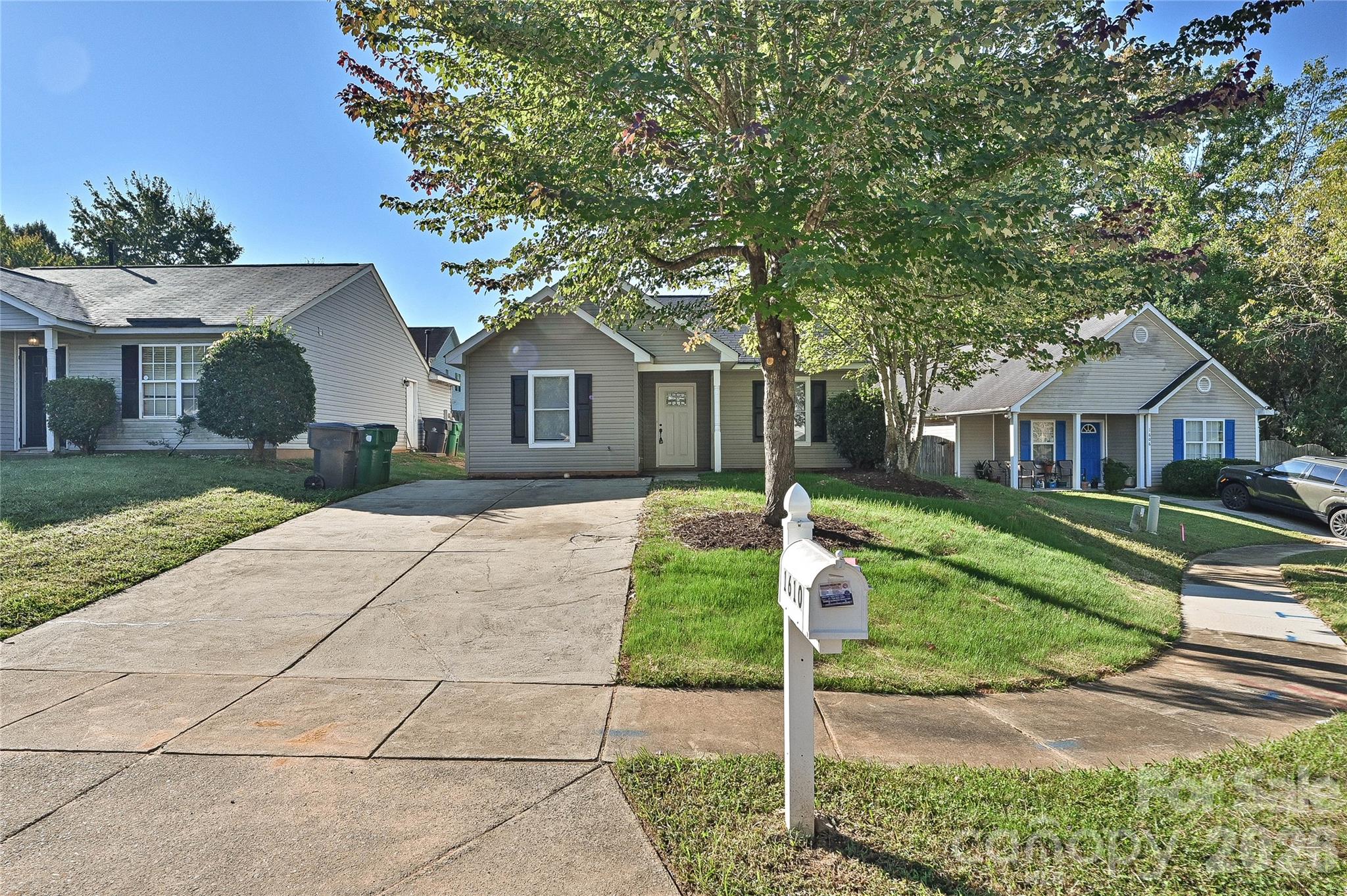 Single Family Residence at 1610 Forest Stream Court, Charlotte, photo 23 of 24