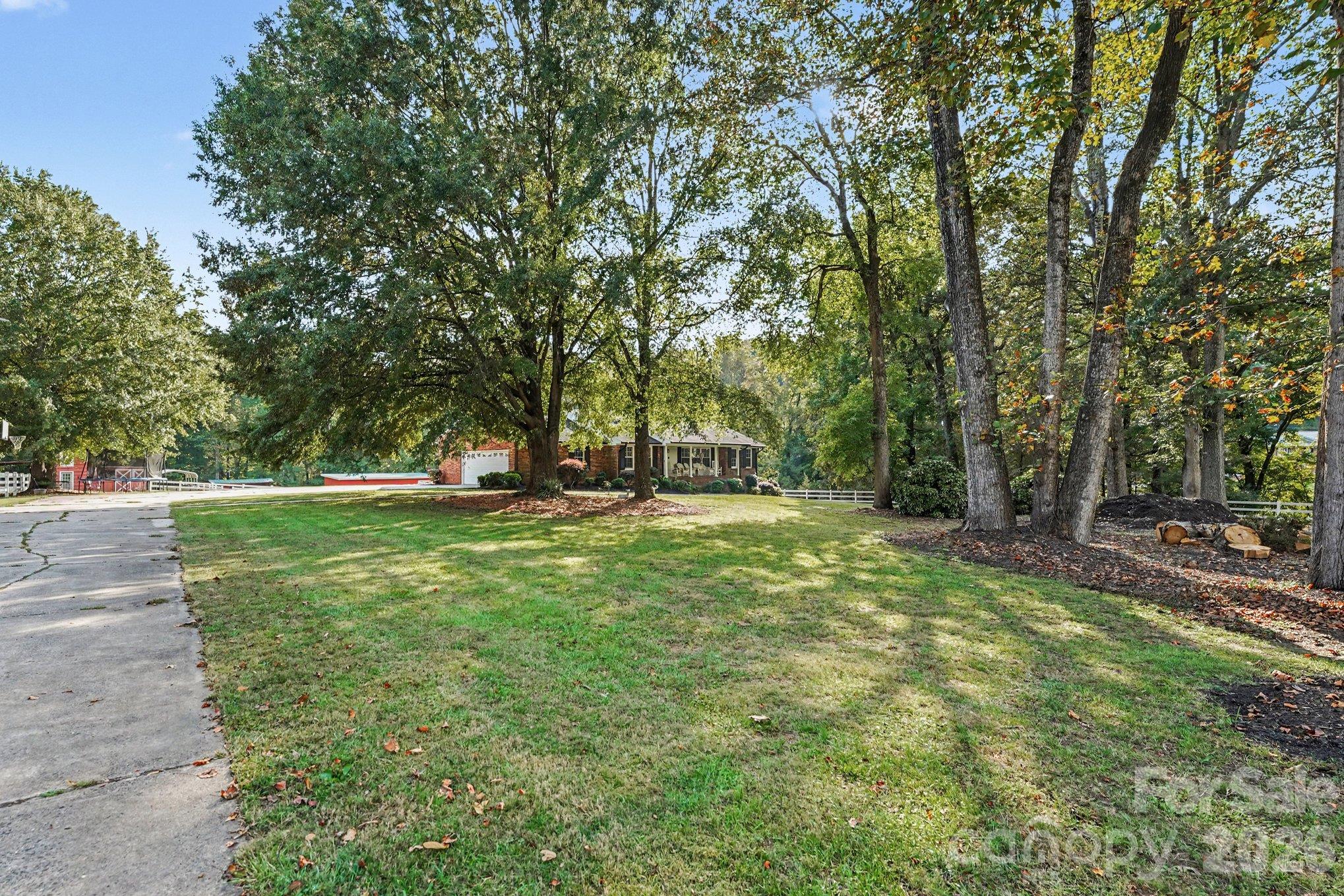 Single Family Residence at 1170 Old Salem Road, Kernersville, photo 42 of 48
