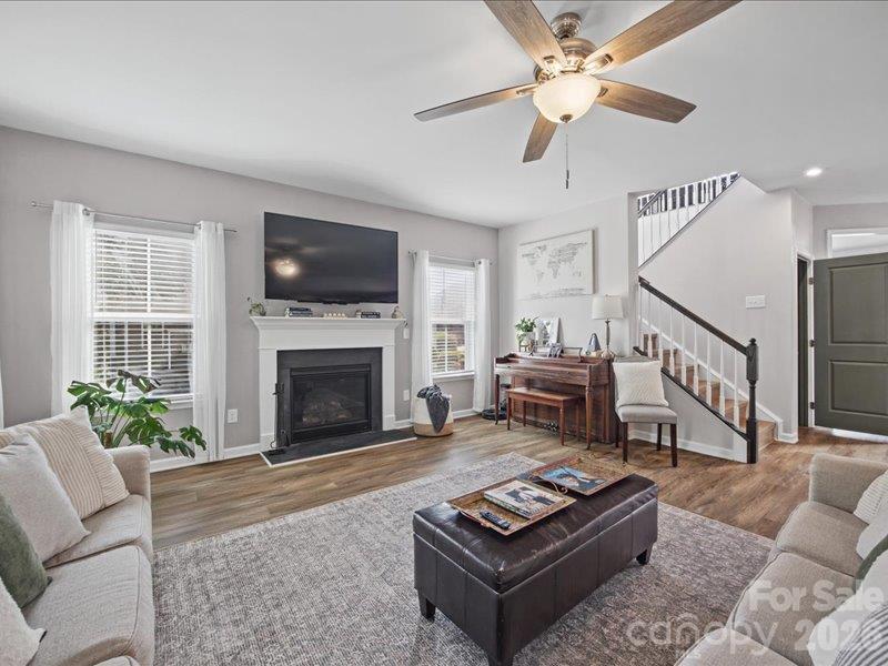 Single Family Residence at 213 Candish Court, Fort Mill, photo 6 of 48
