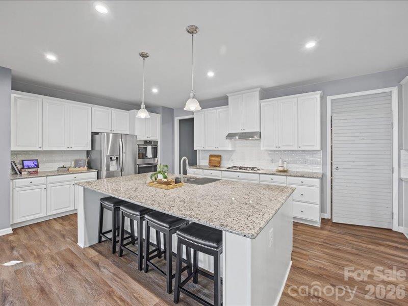 Massive kitchen island - 213 Candish Court, Fort Mill