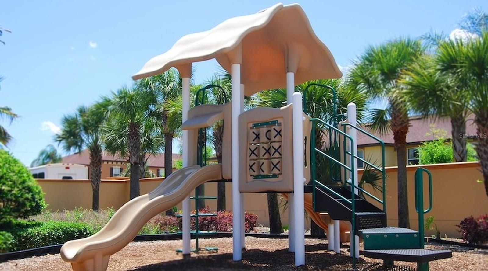 Resort Playground - 3428 CALABRIA AVE, DAVENPORT