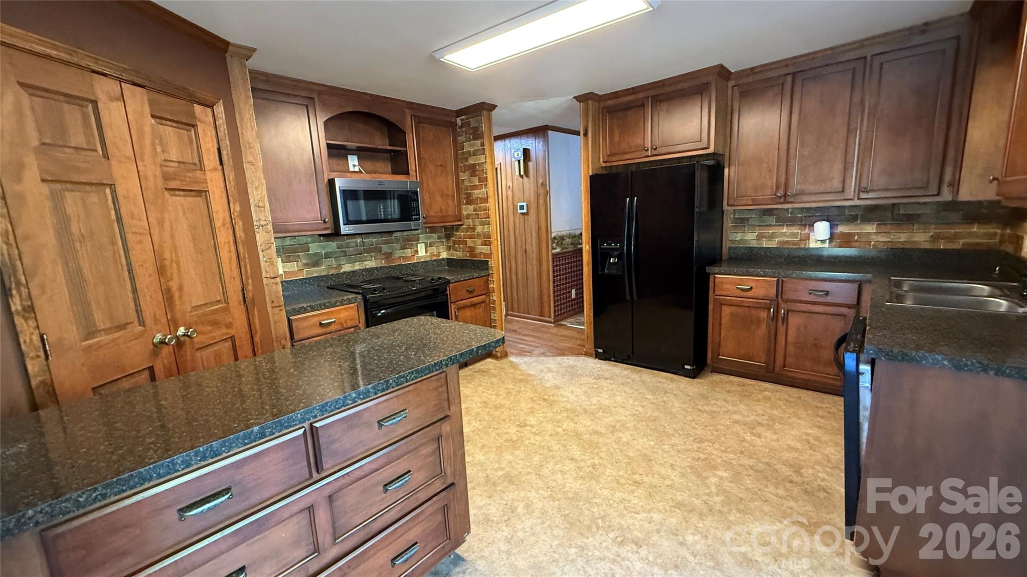 Single Family Residence at 36934 Tercher Road, New London, photo 6 of 44