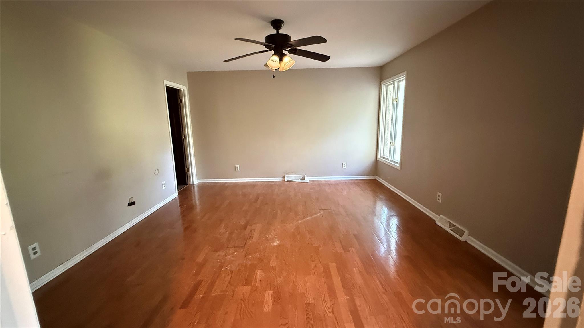 Primary Bedroom on Main Level. - 36934 Tercher Road, New London