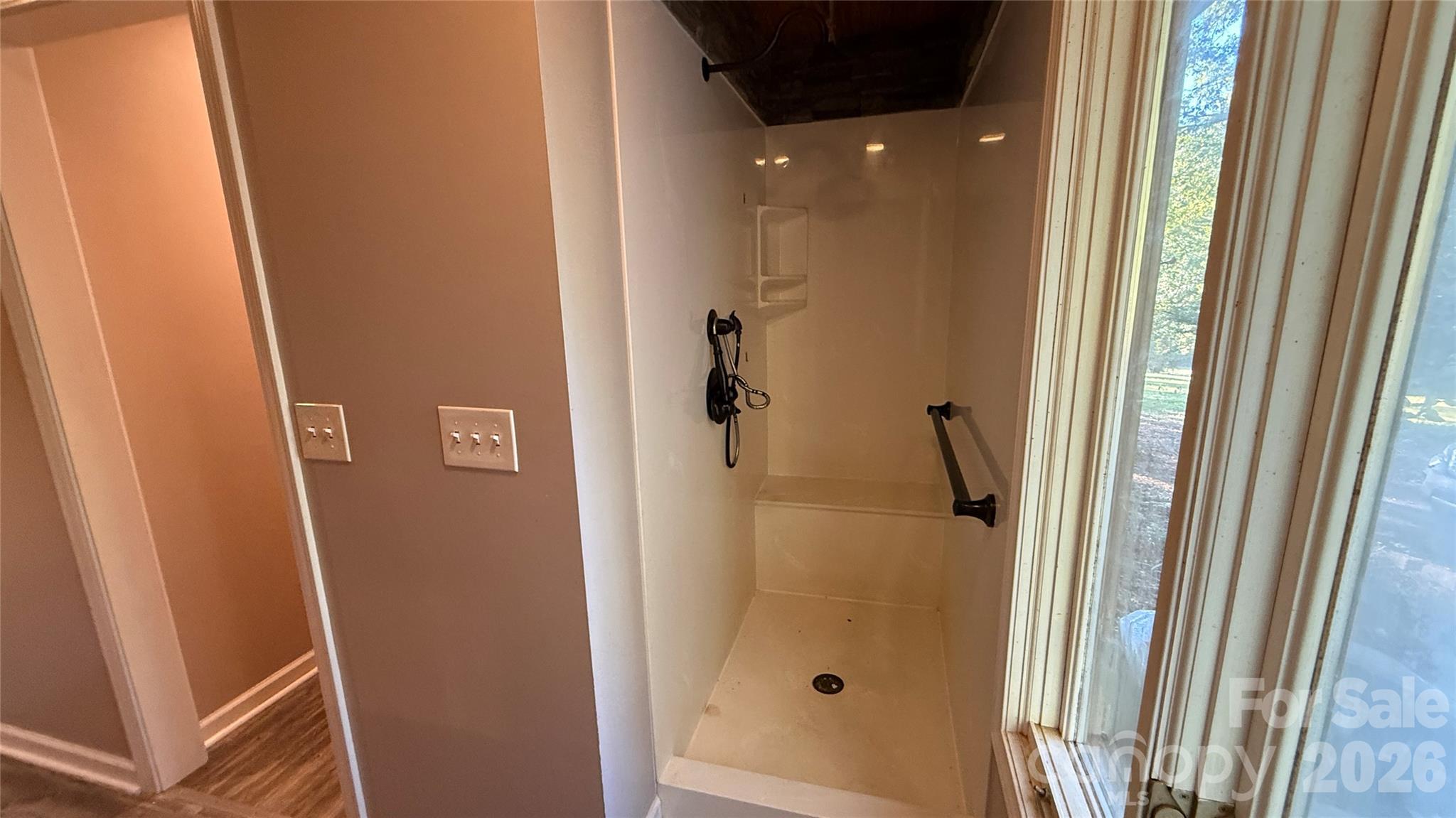 Primary Bath with Additional Shower - 36934 Tercher Road, New London