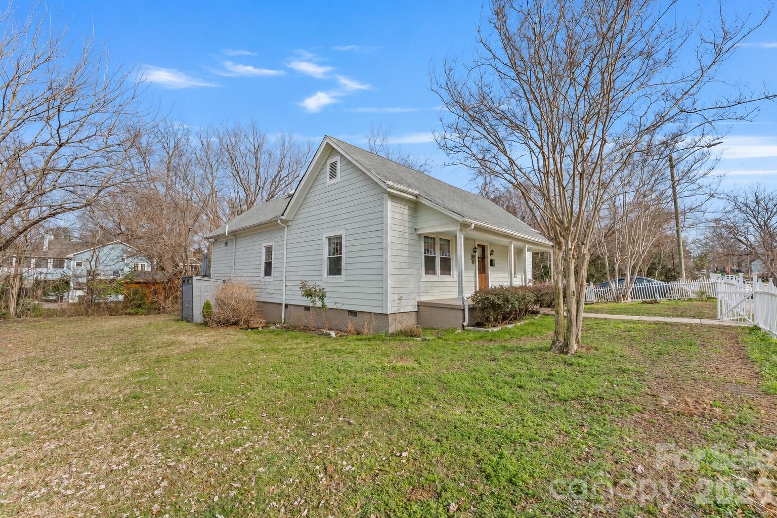 Single Family Residence at 2815 N Myers Street, Charlotte, photo 7 of 38