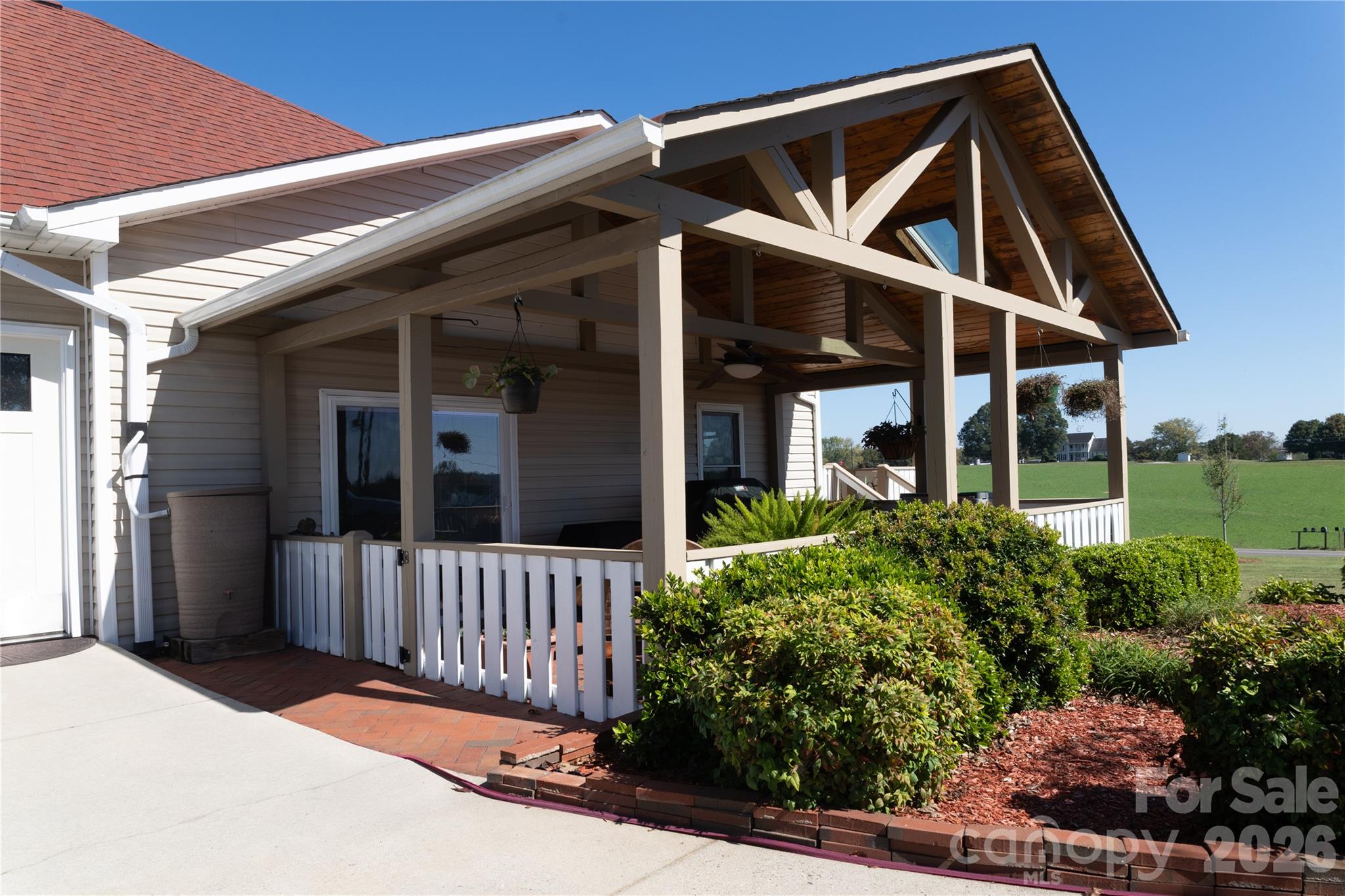 Single Family Residence at 4128 Icard Ridge Road, Hickory, photo 4 of 48