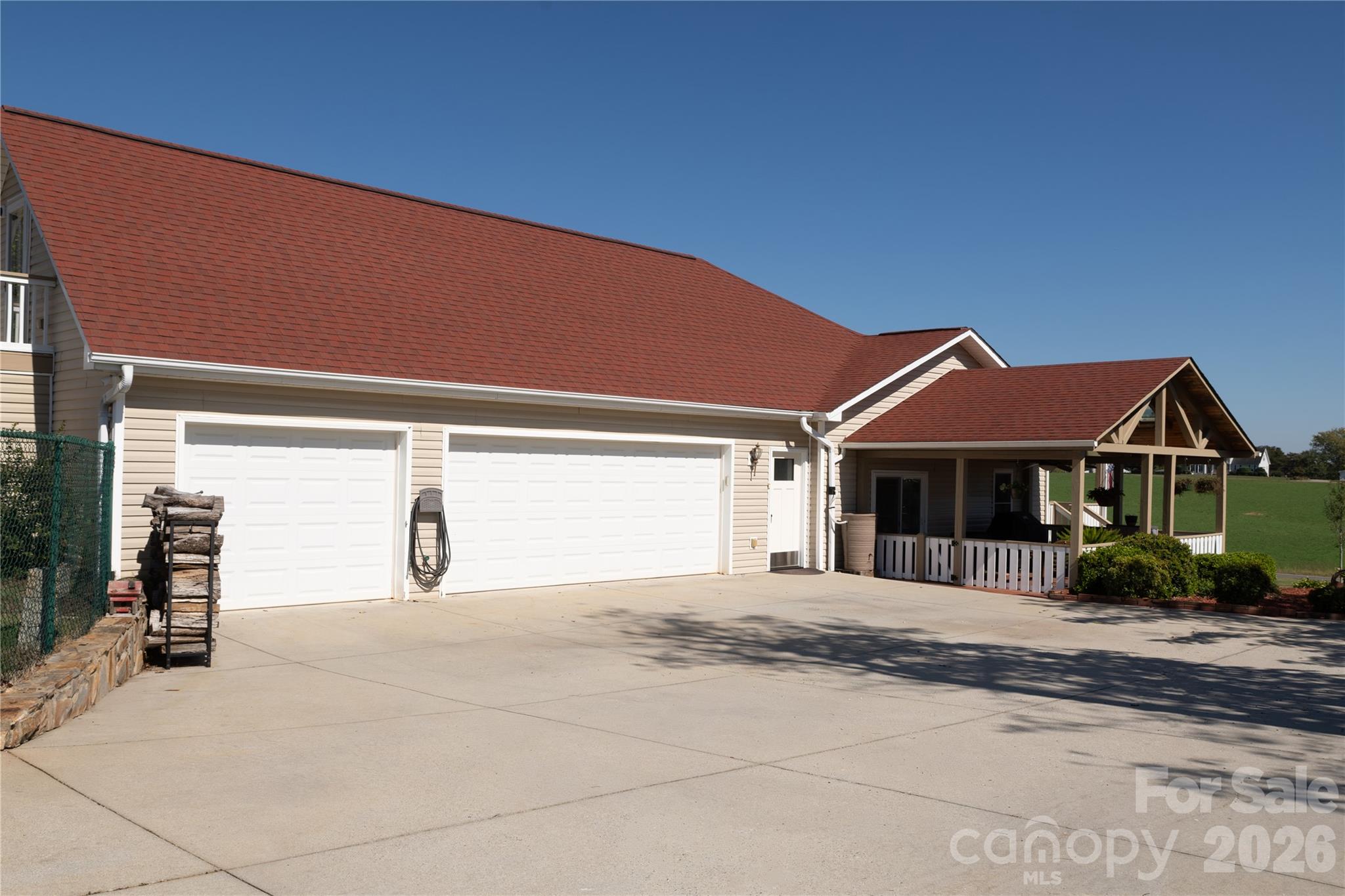 Single Family Residence at 4128 Icard Ridge Road, Hickory, photo 8 of 48