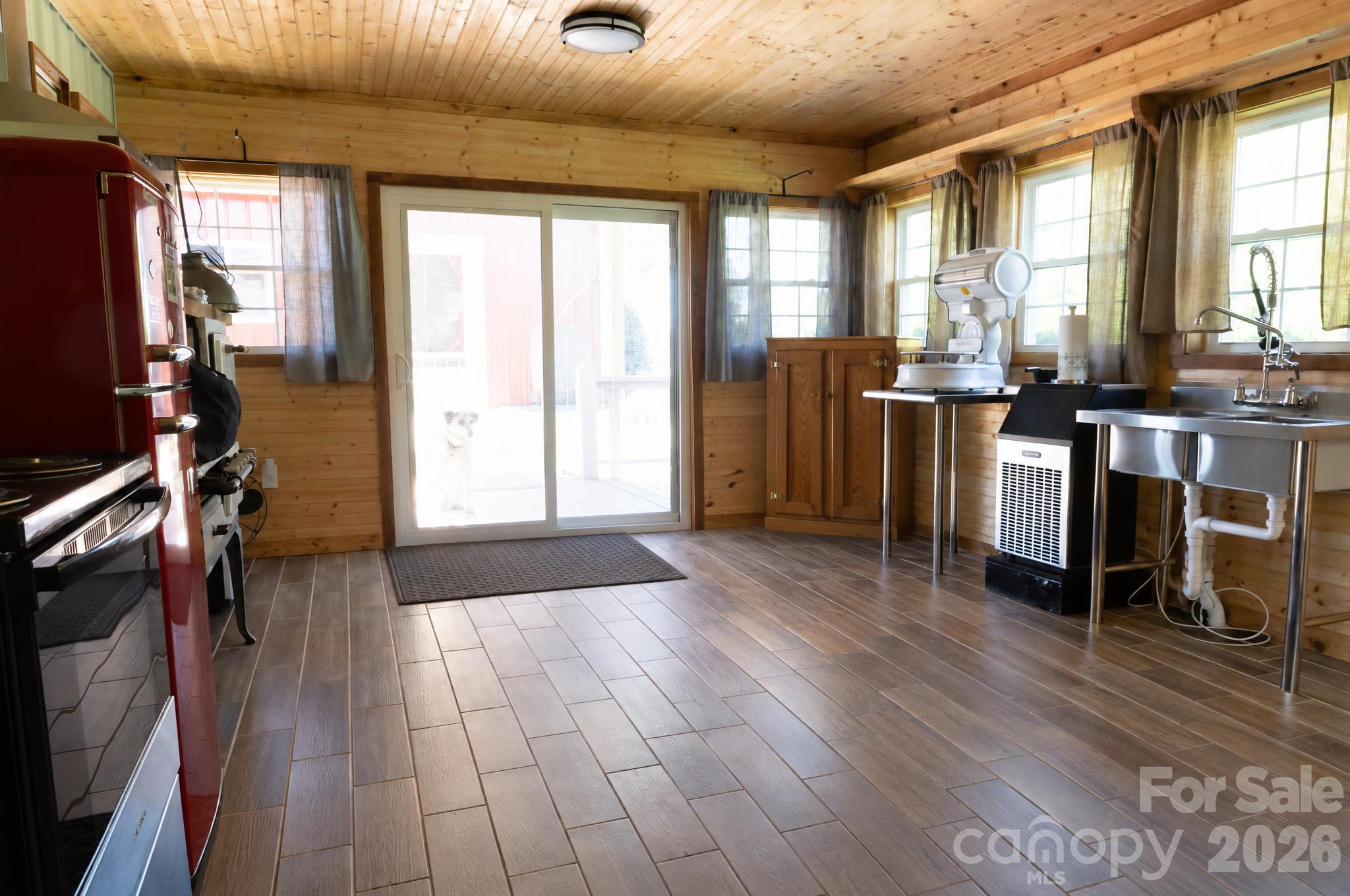 Secondary "Florida Kitchen" - 4128 Icard Ridge Road, Hickory
