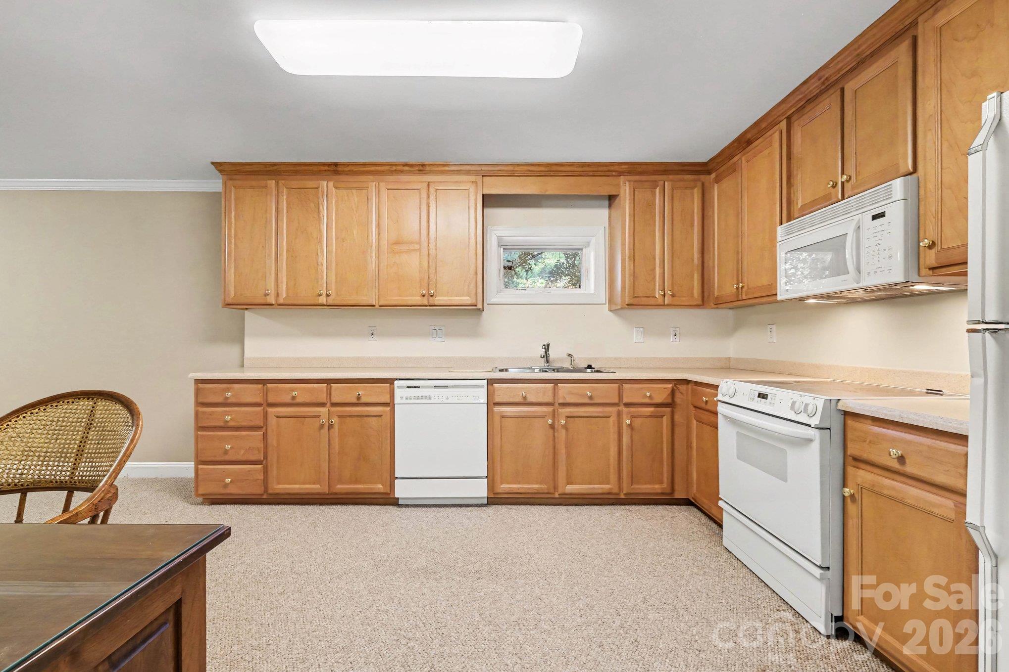 Spacious, full kitchen - 746 Grandview Drive NE, Concord