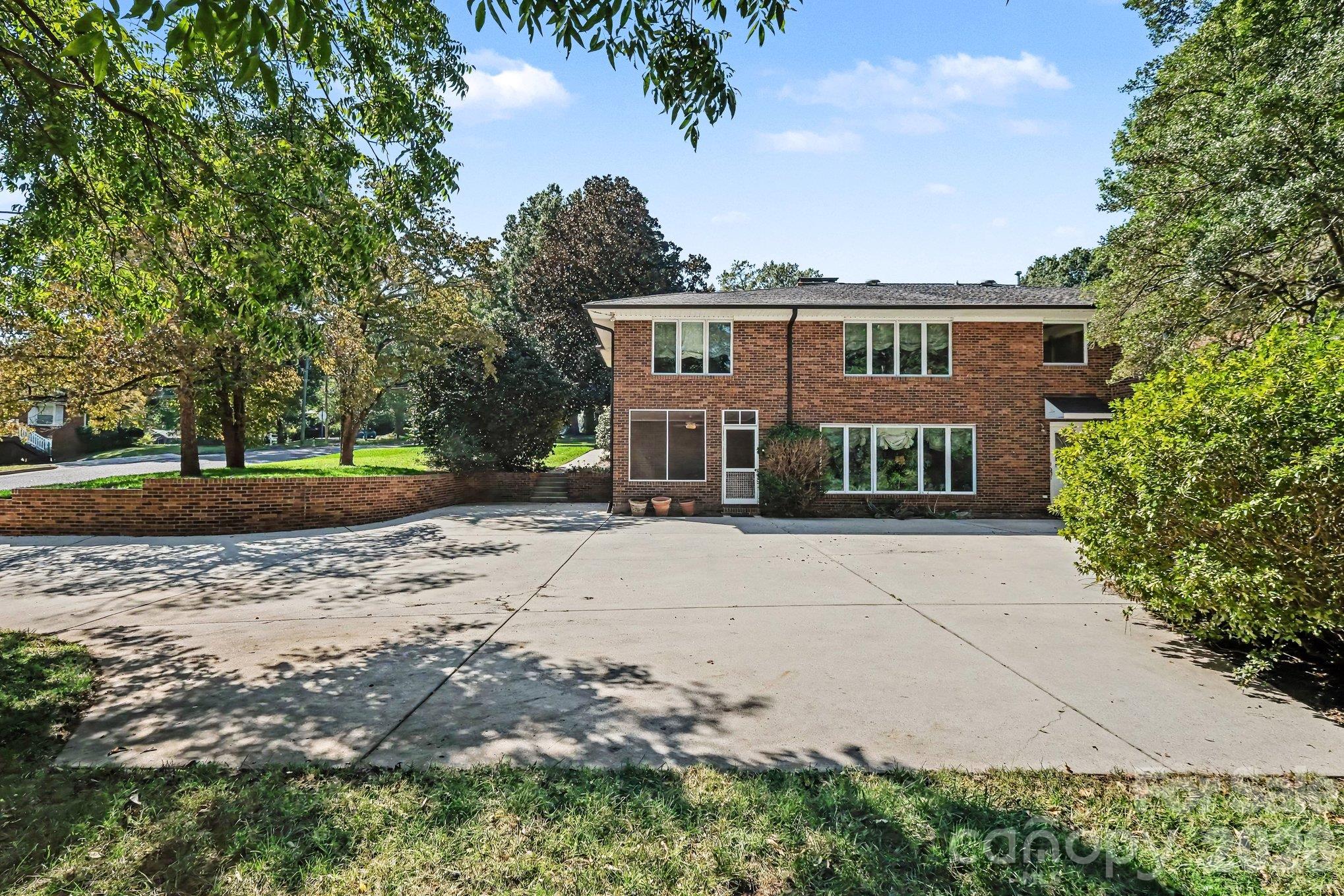 Single Family Residence at 746 Grandview Drive NE, Concord, photo 41 of 48