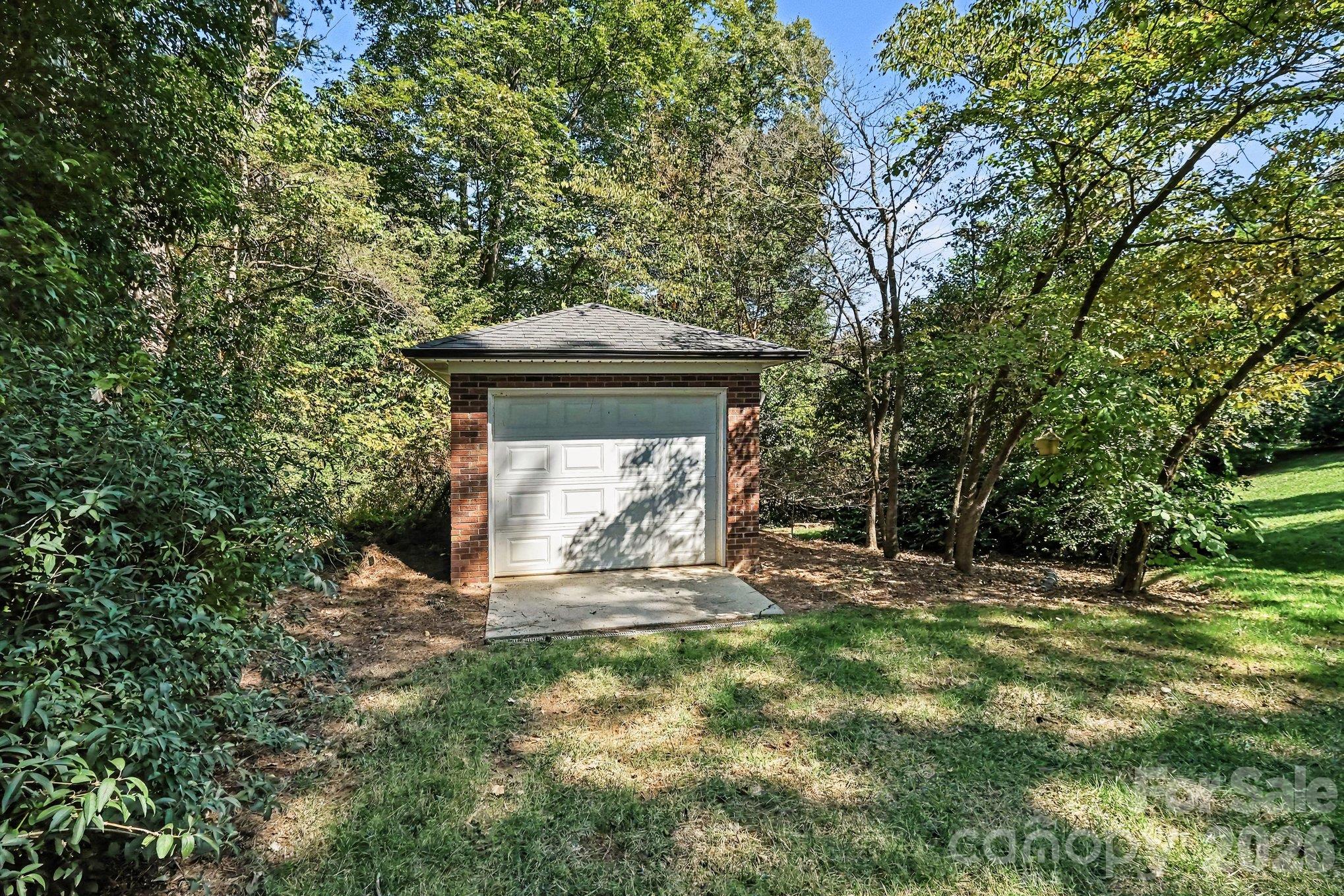 Single Family Residence at 746 Grandview Drive NE, Concord, photo 43 of 48