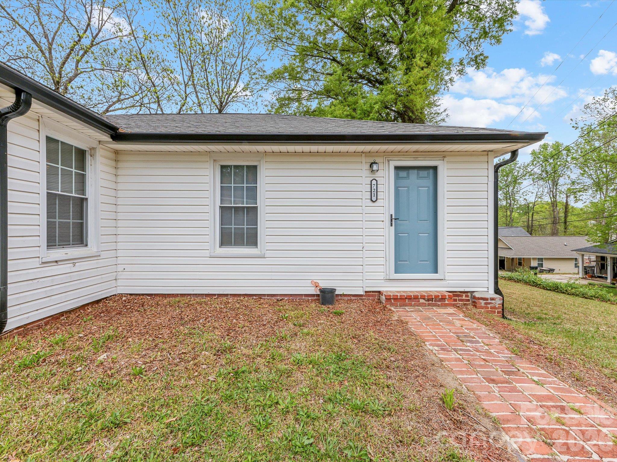 Single Family Residence at 721 Broad Street, Kannapolis, photo 2 of 31