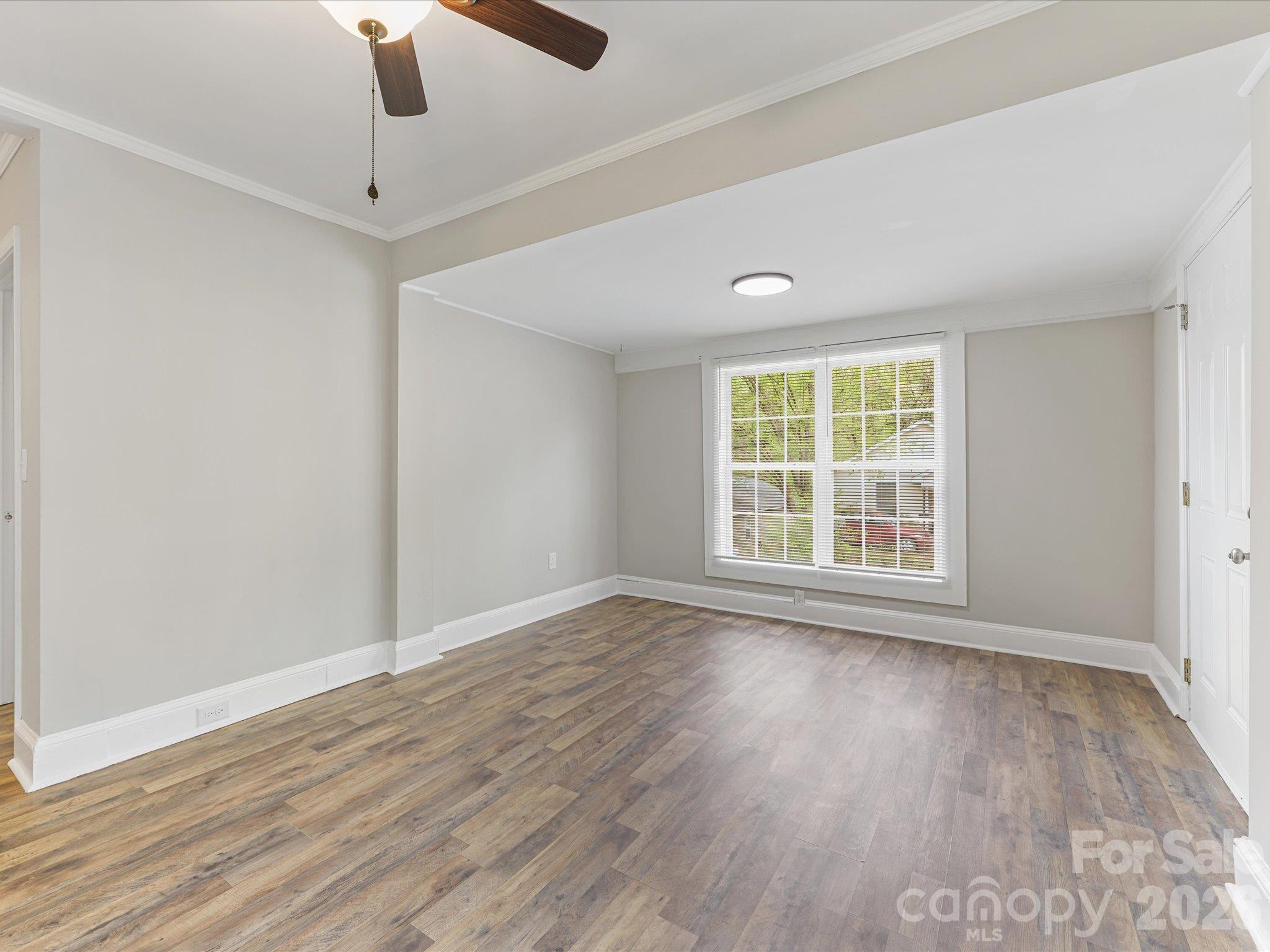 Family Room - 721 Broad Street, Kannapolis