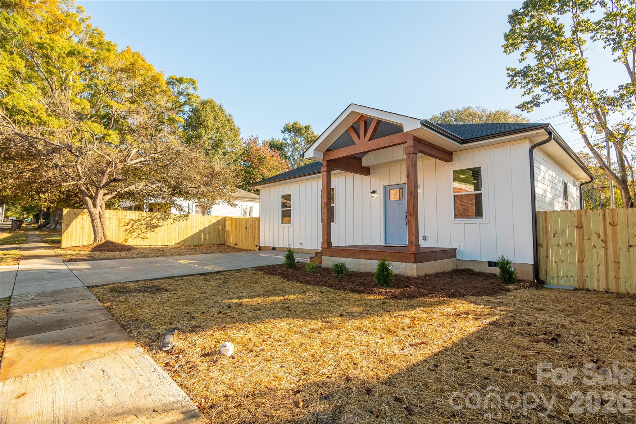 Single Family Residence at 719 Smith Street, Shelby, photo 5 of 30
