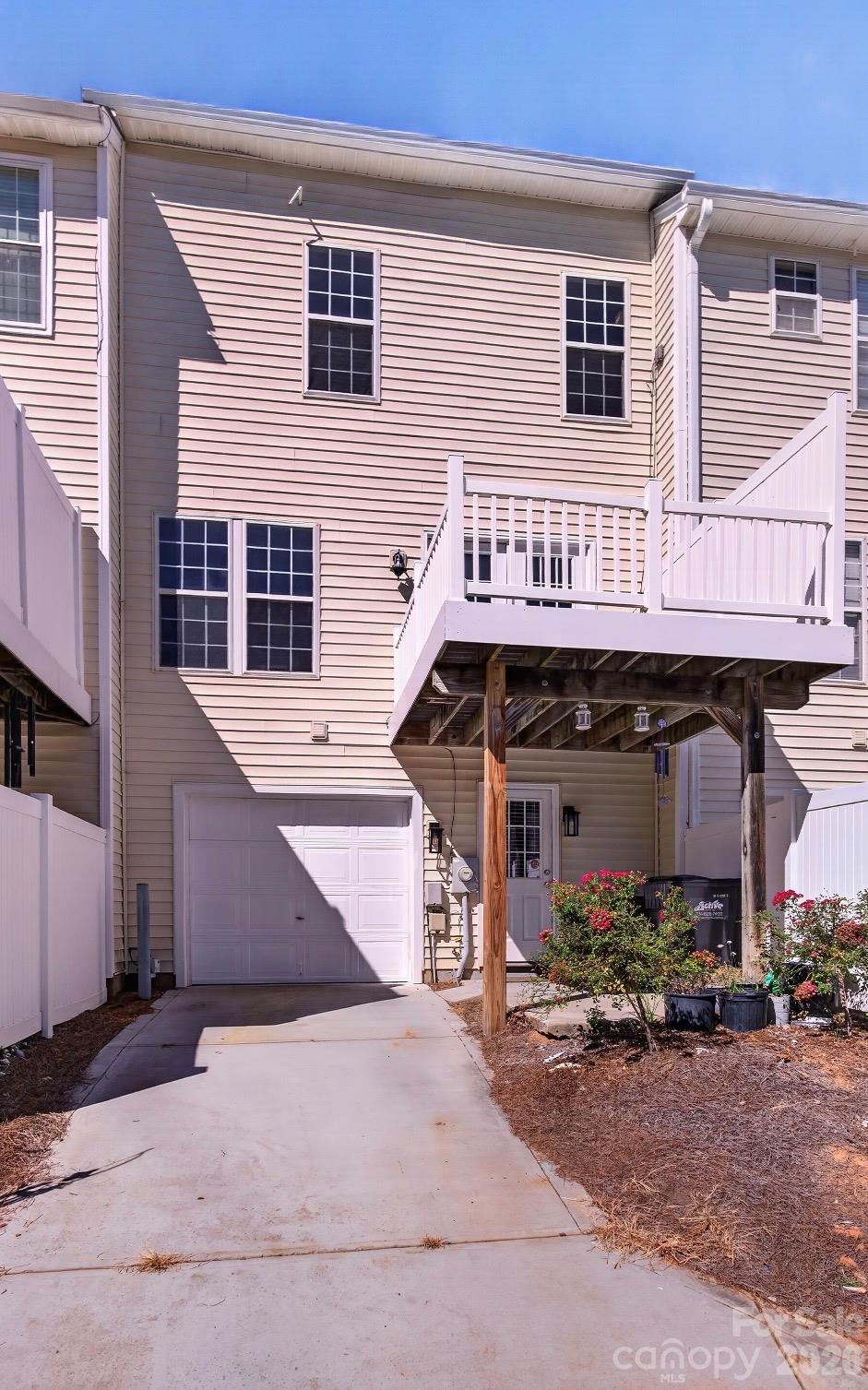 Townhouse at 11757 Fiddlers Roof Lane, Charlotte, photo 17 of 19