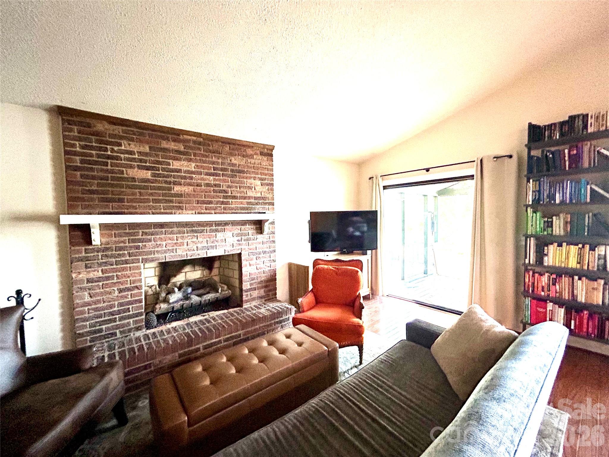 Single Family Residence at 1272 Island Creek Drive, Troy, photo 13 of 36