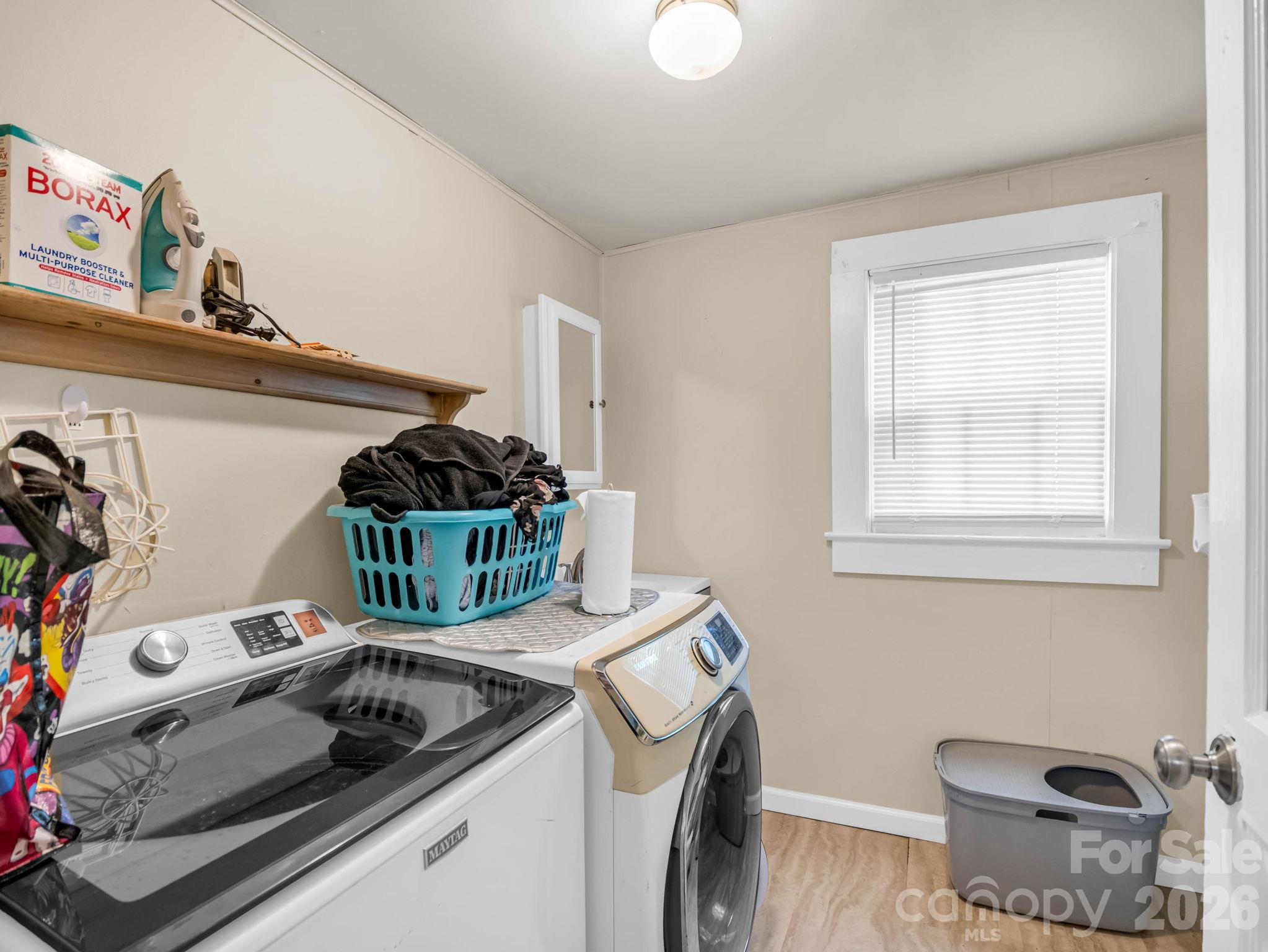 Unit B Laundry - 228 Stoney Mountain Road, Hendersonville
