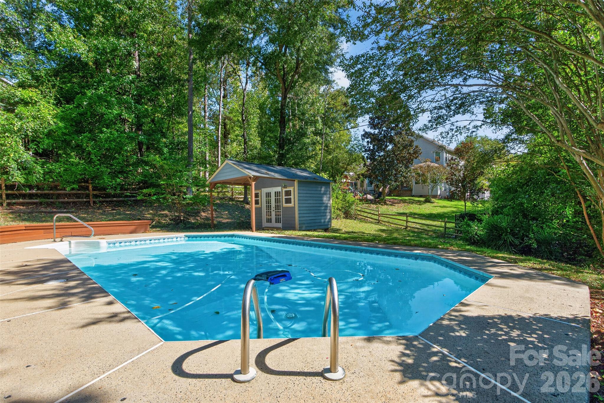 Gorgeous Pool - 12427 Woodside Falls Road, Pineville