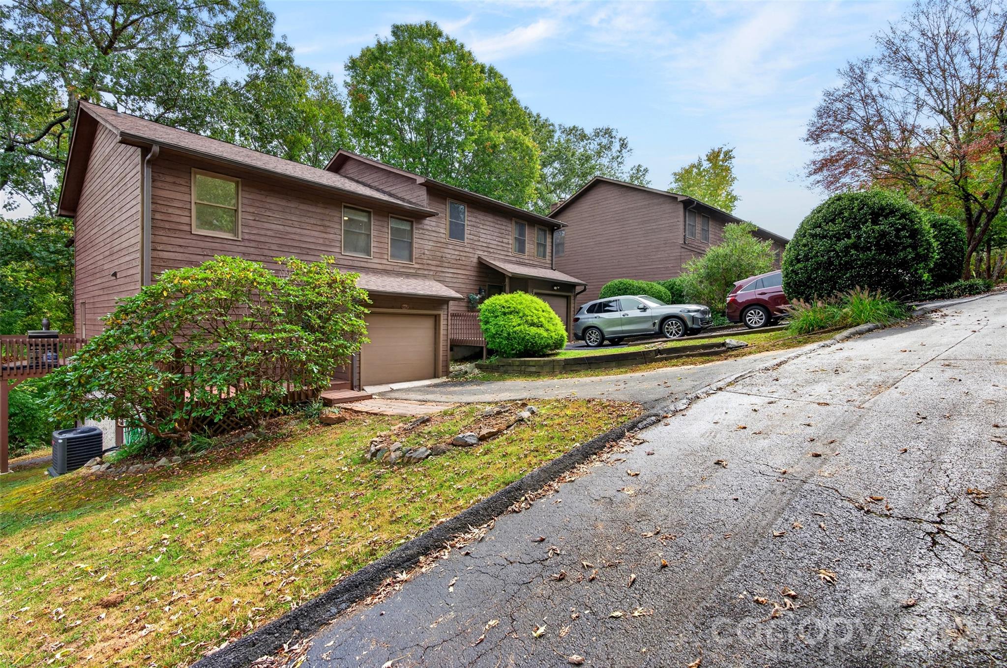 Single Family Residence at 602 Parkway Vista Drive, Asheville, photo 3 of 40