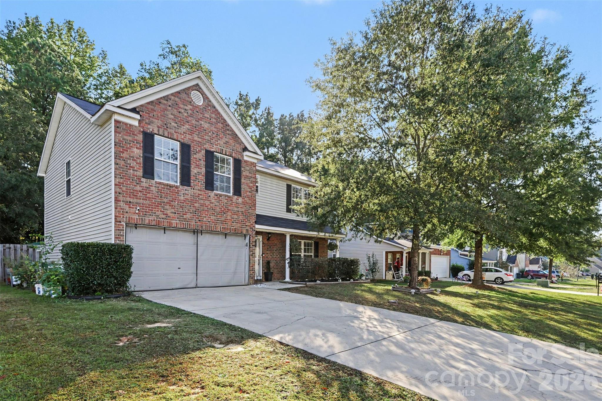 Single Family Residence at 669 Lynville Lane, Rock Hill, photo 3 of 26