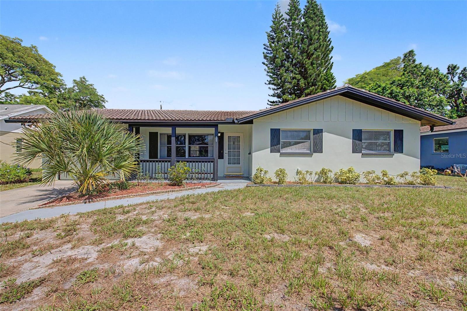 1073 KENWOOD DR