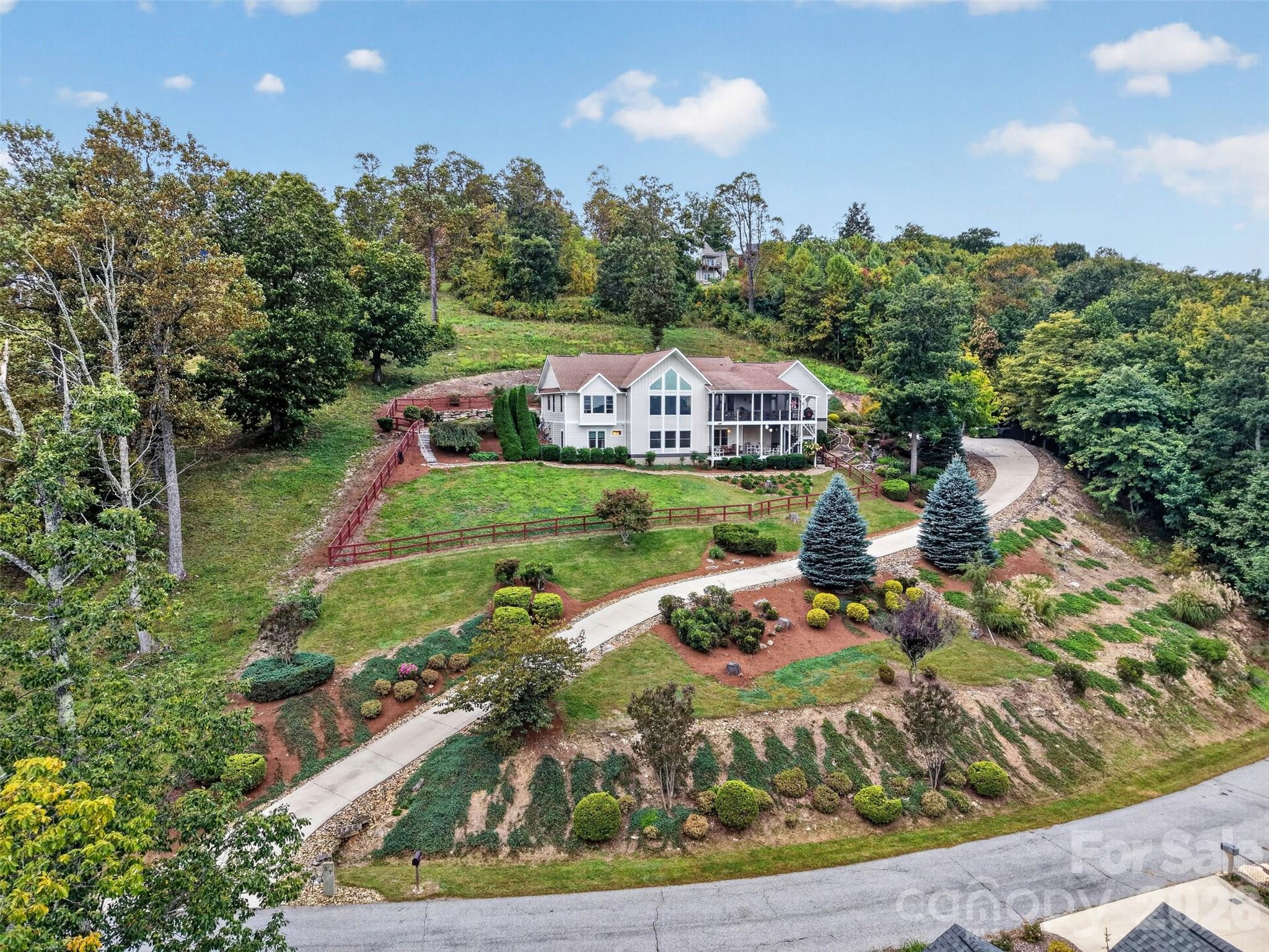 Single Family Residence at 57 Mountainaire Court, Hendersonville, photo 9 of 48