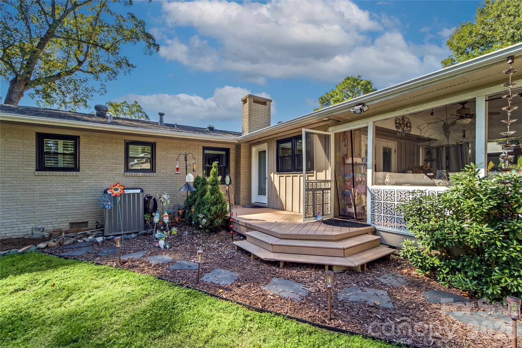 Single Family Residence at 6101 Rose Valley Drive, Charlotte, photo 32 of 48
