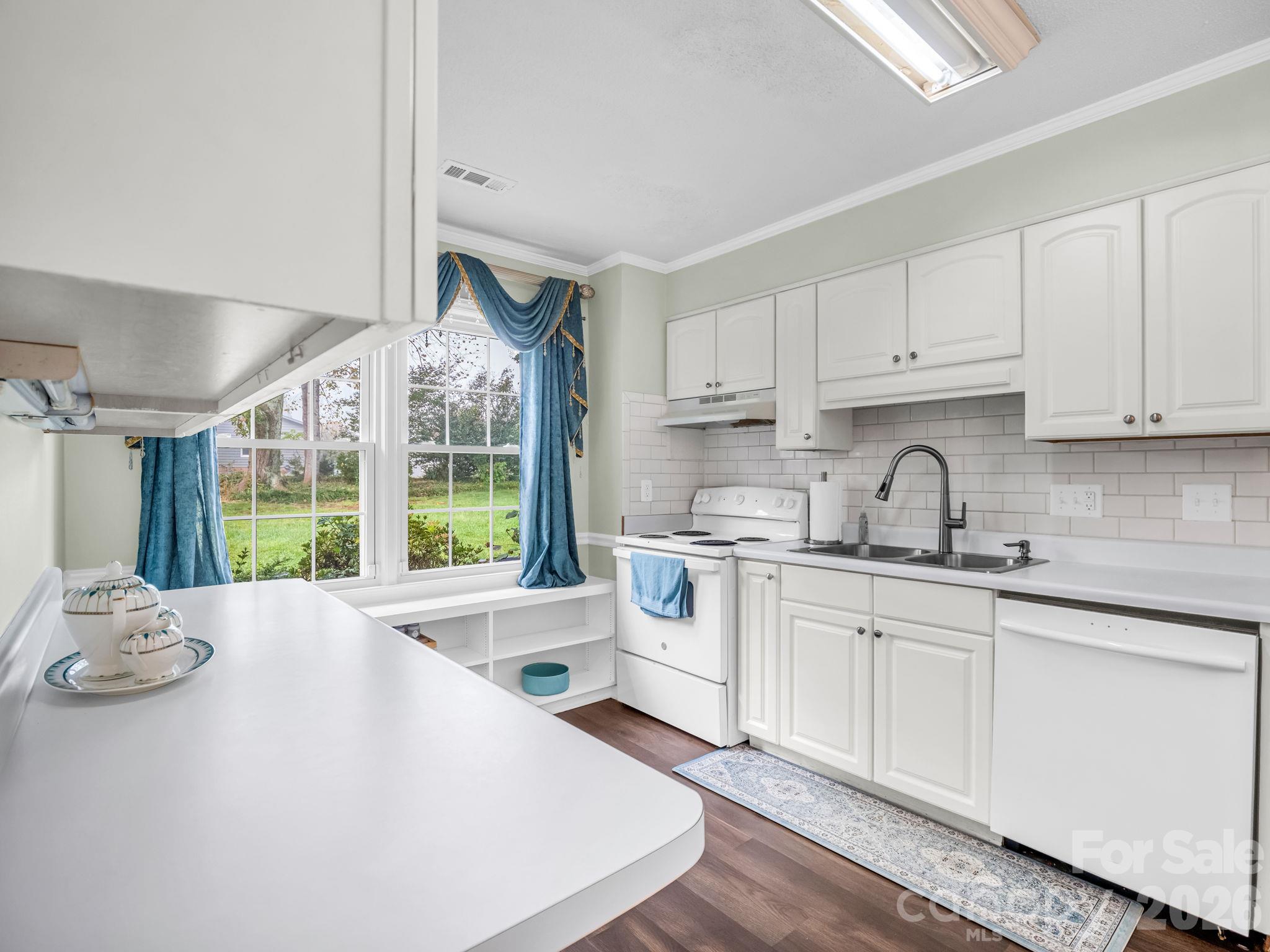 Single Family Residence at 301 Knollwood Drive, Forest City, photo 15 of 28