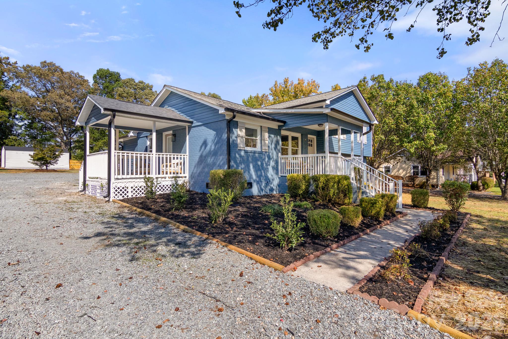 Single Family Residence at 309 Catawba Circle N, Matthews, photo 35 of 48