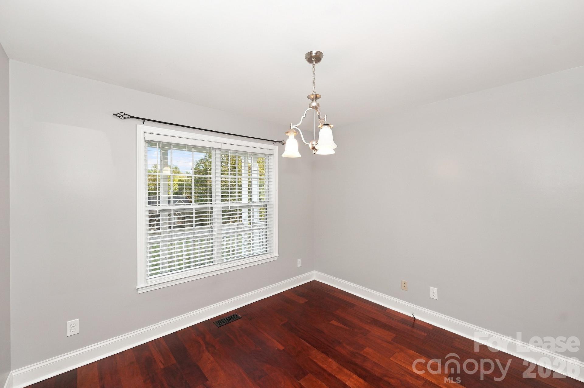 Single Family Residence at 118 Sundance Circle, Statesville, photo 9 of 19
