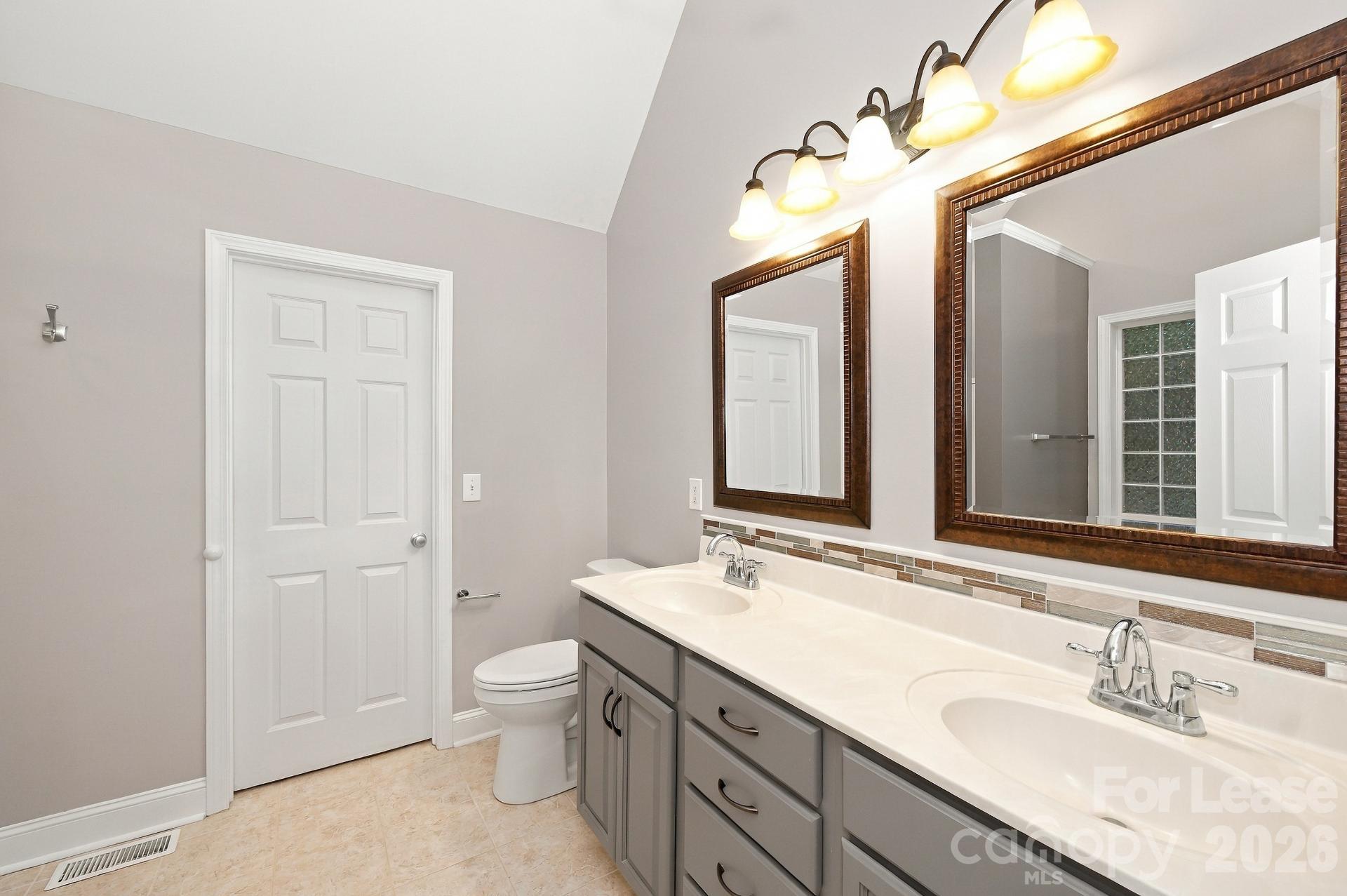 Single Family Residence at 118 Sundance Circle, Statesville, photo 14 of 19